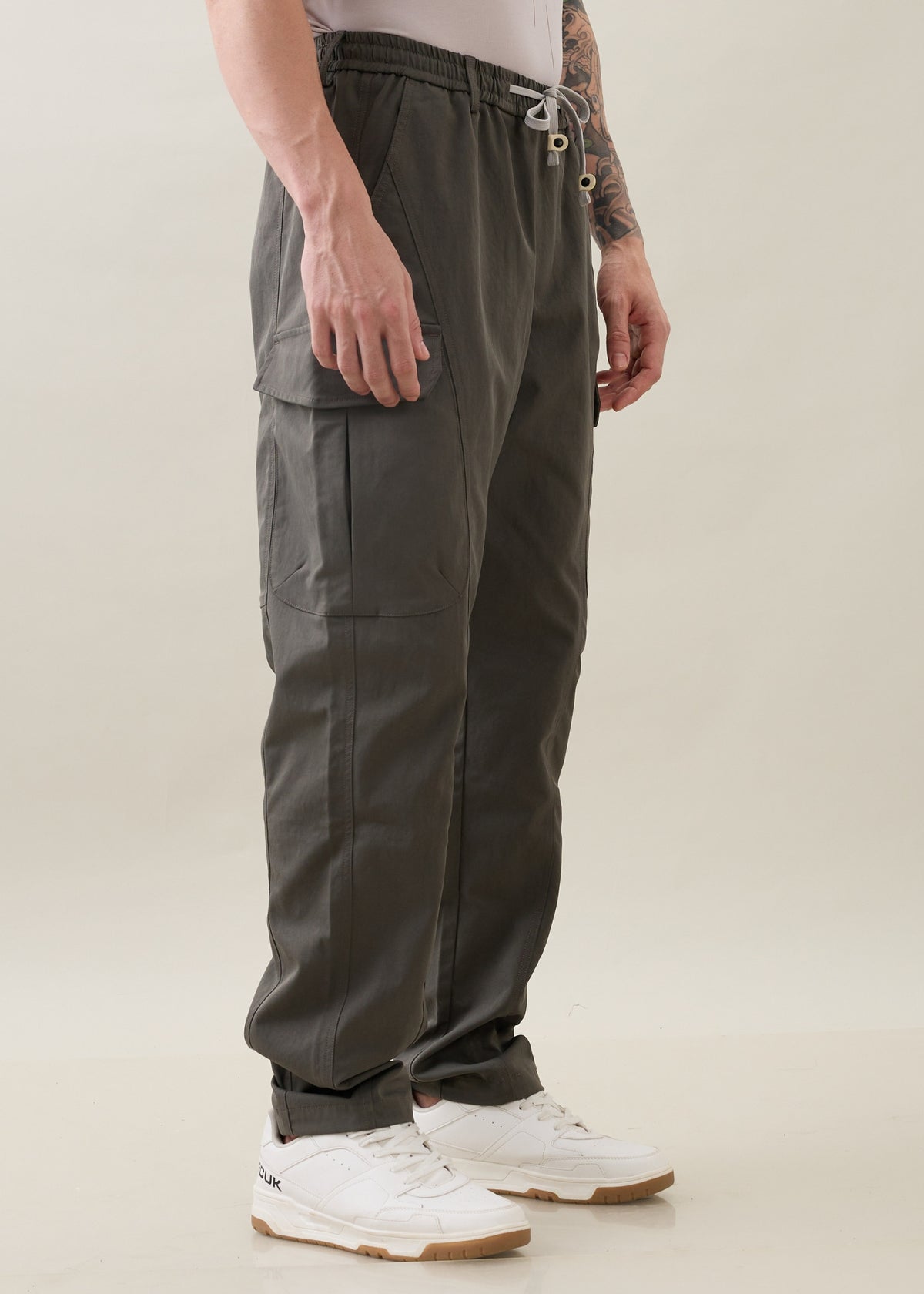 Novara Baggy Fit Cargo: D.GREY