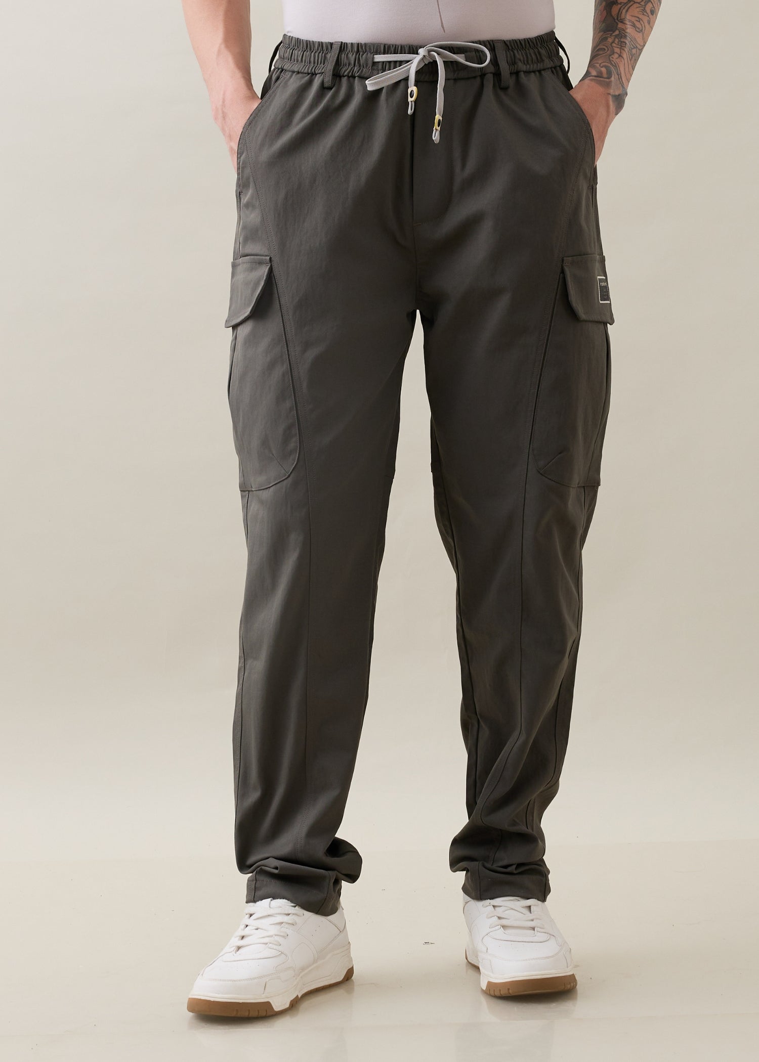 Novara Baggy Fit Cargo: D.GREY