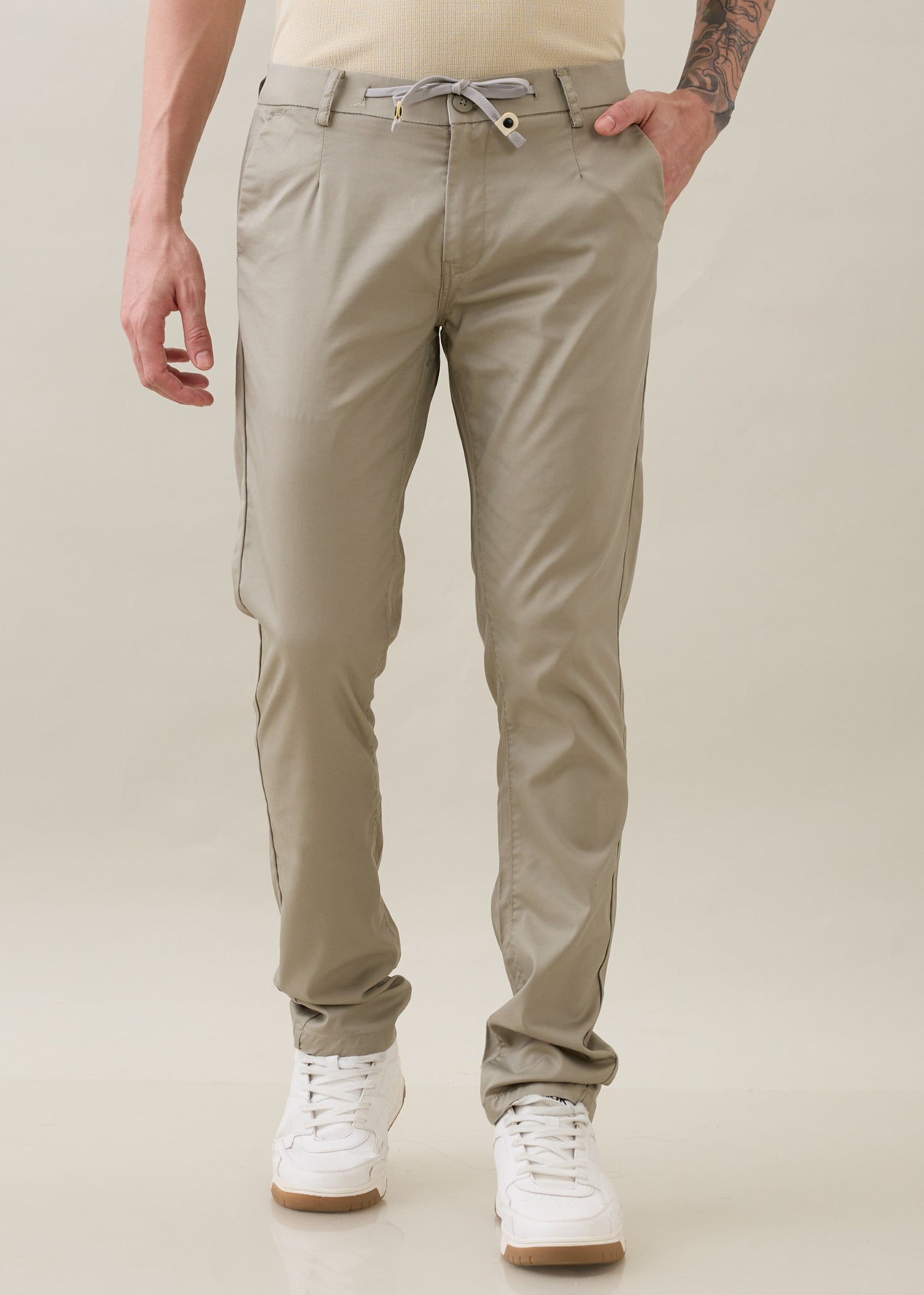 Karpen Straight fit Trousers: Pista