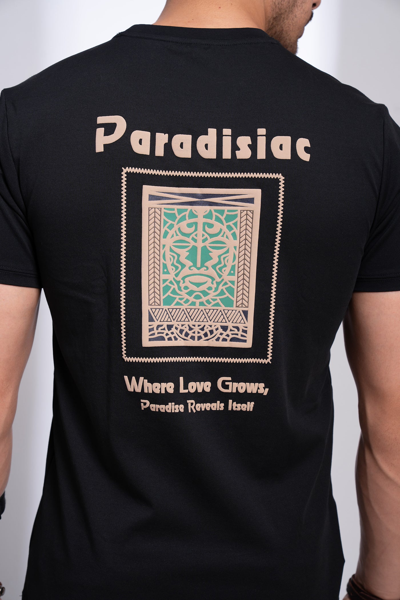 VIEWER ROUND NECK T-SHIRT