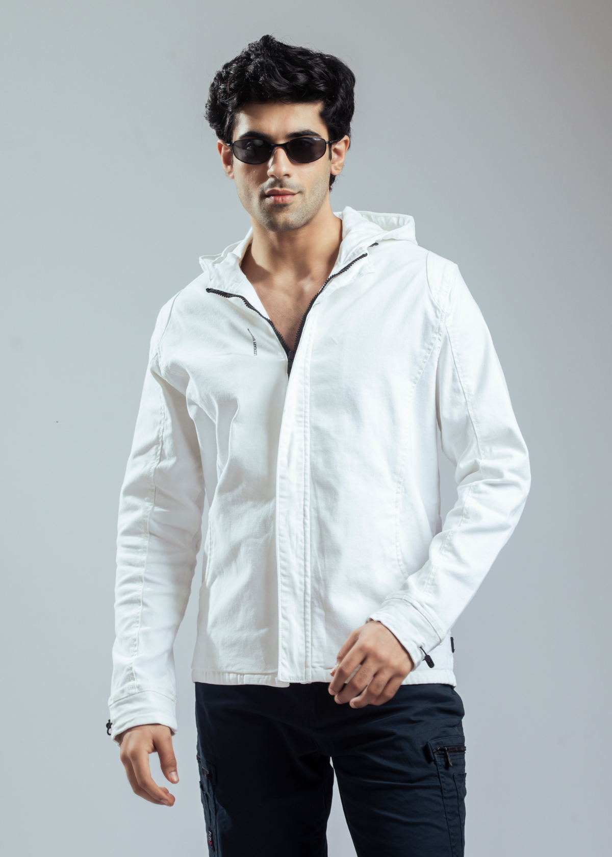 #Color_White