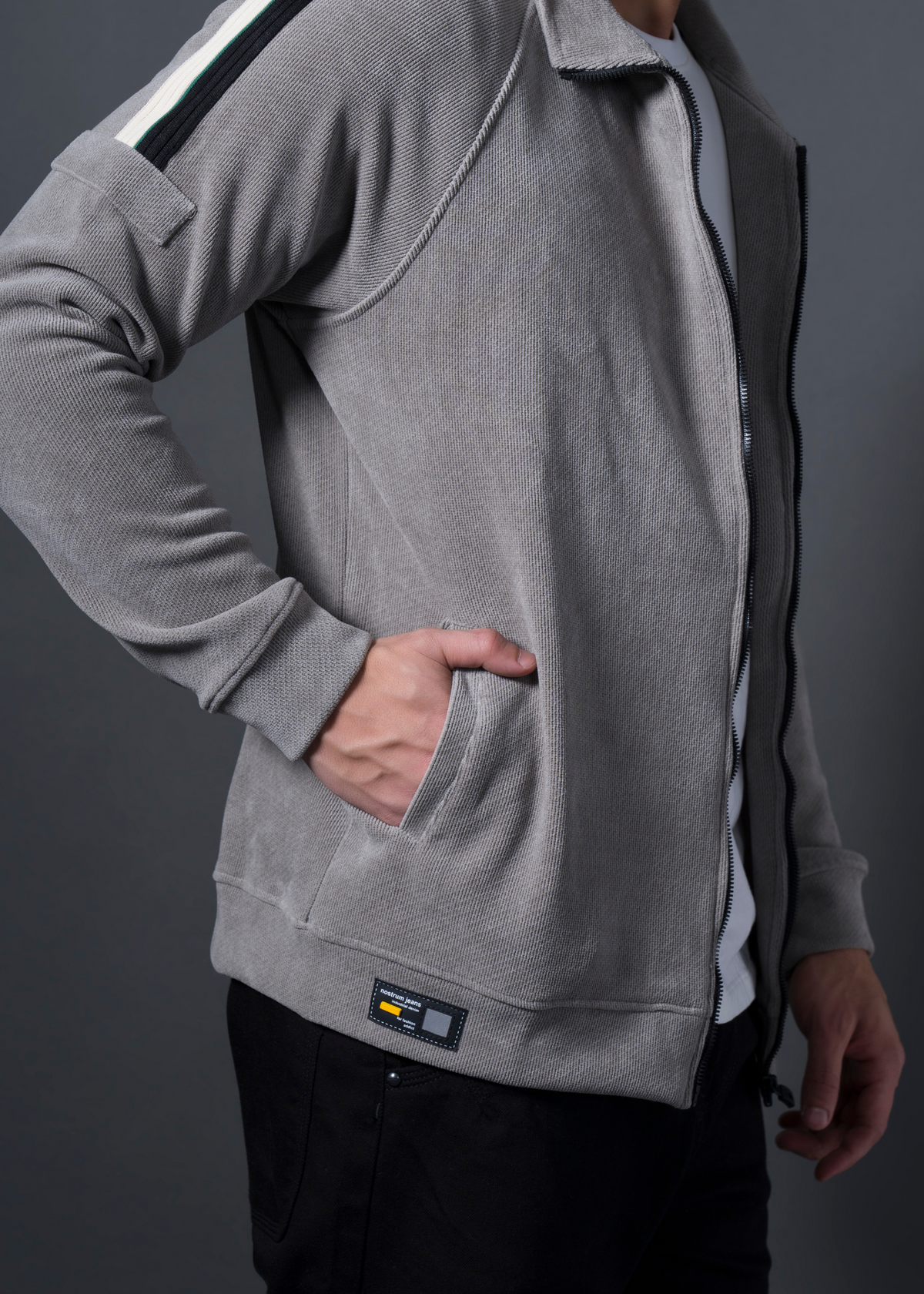 #Color_L-Grey