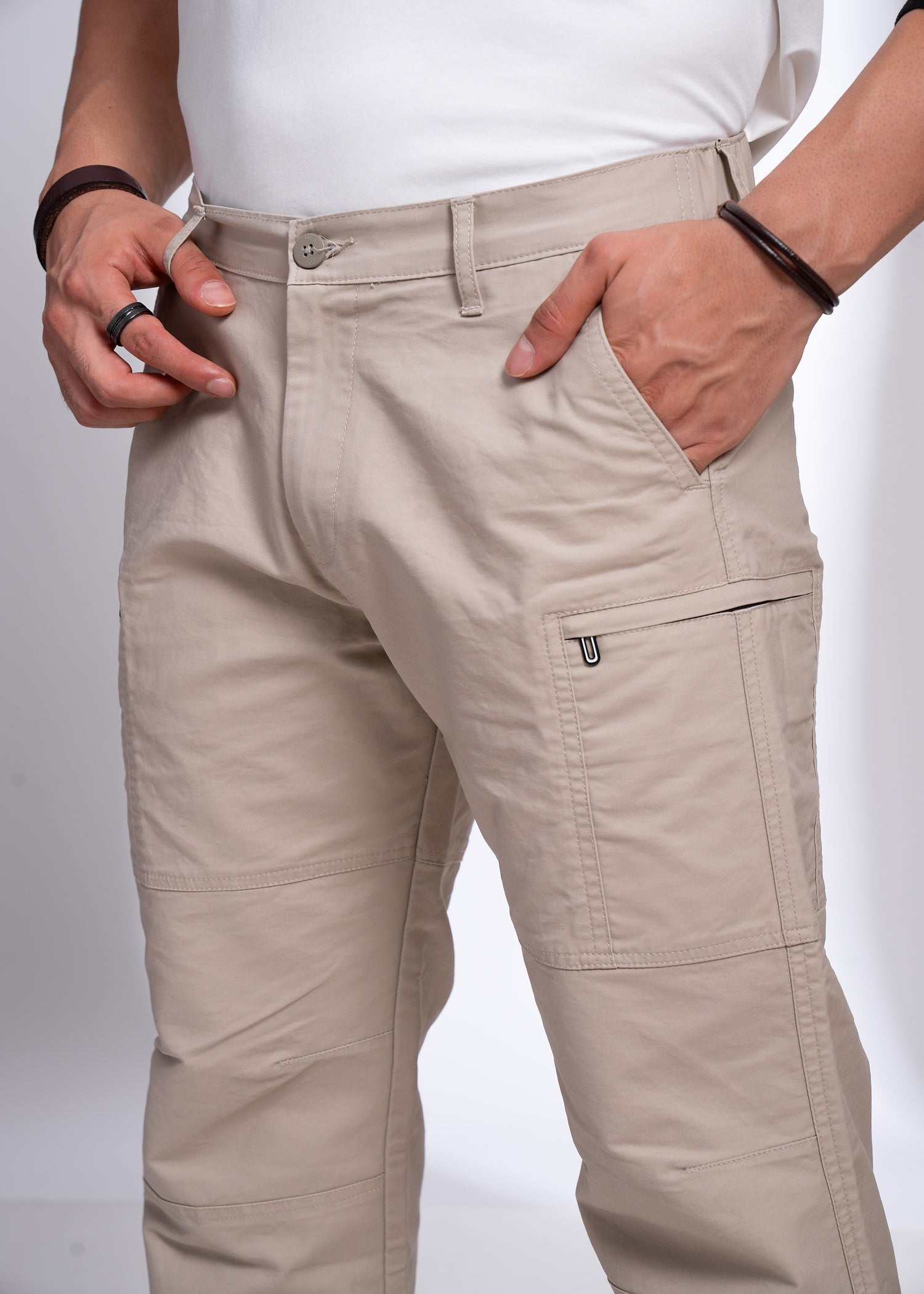 Redrigo Utility Pocket Cargo Pants: Beige