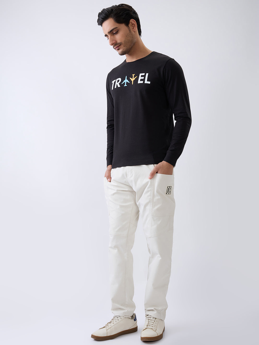 Travel Graphic Full Sleeve Pullover: Black