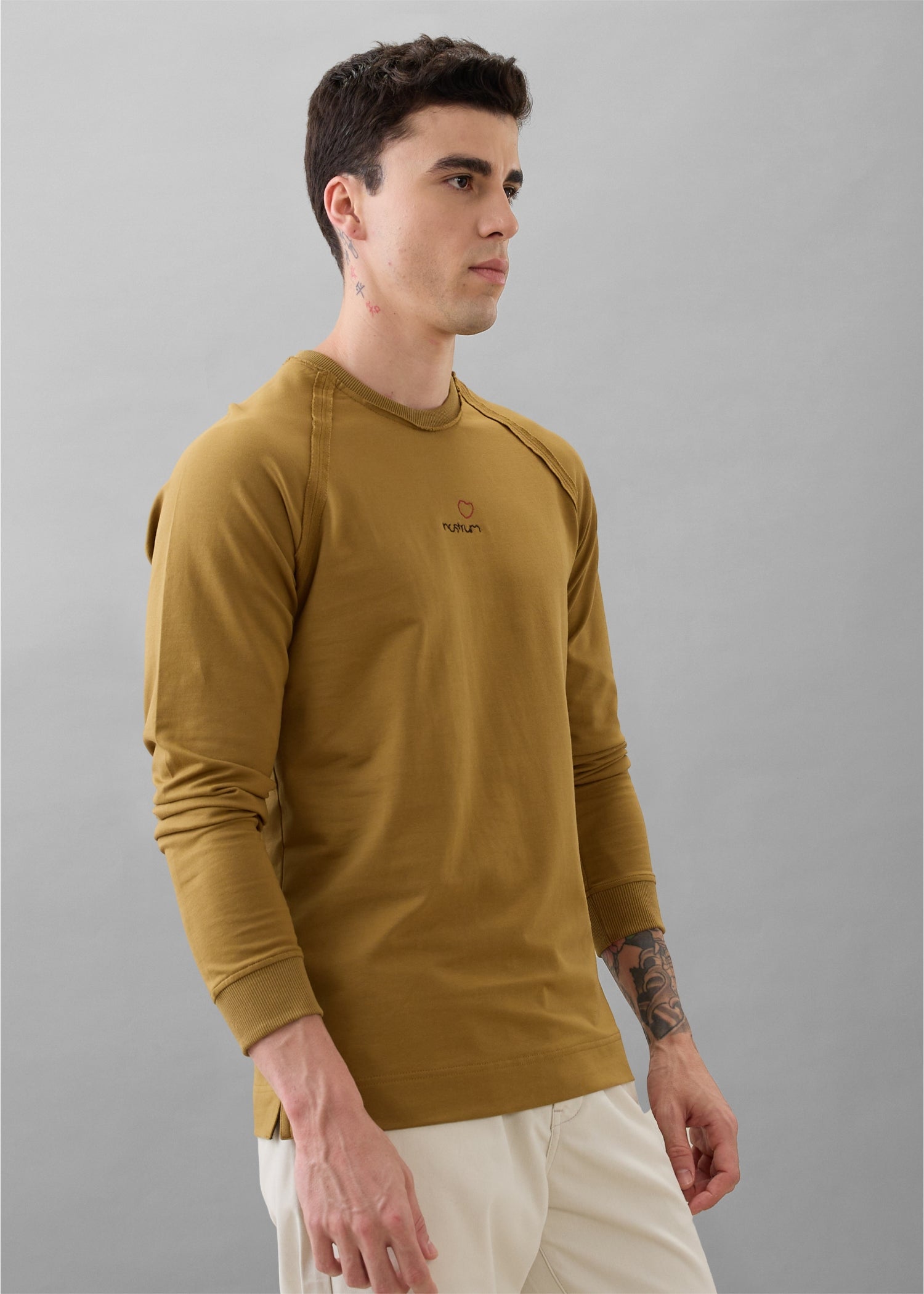 Griffith Knit Pullover T-shirt: Brown