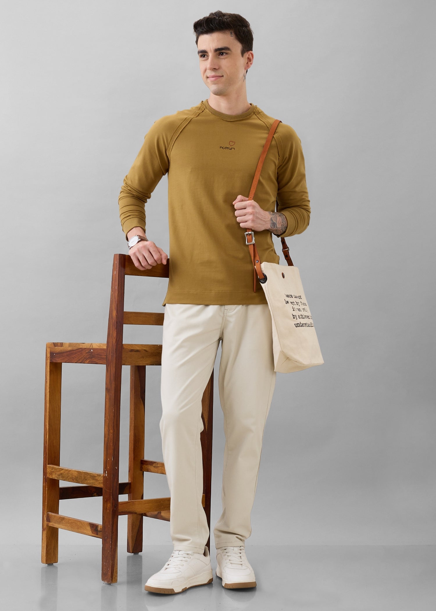 Griffith Knit Pullover T-shirt: Brown