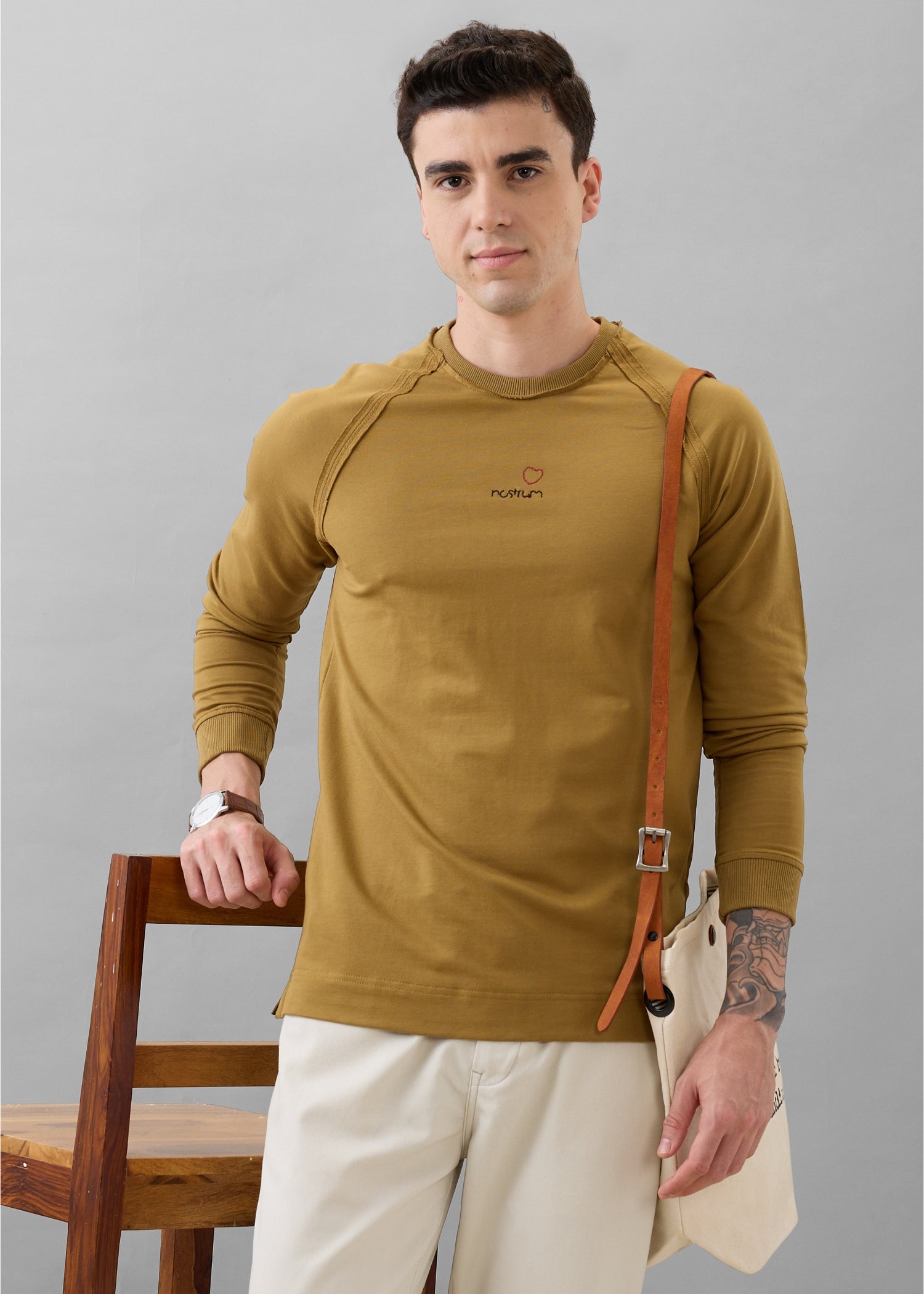 Griffith Knit Pullover T-shirt: Brown