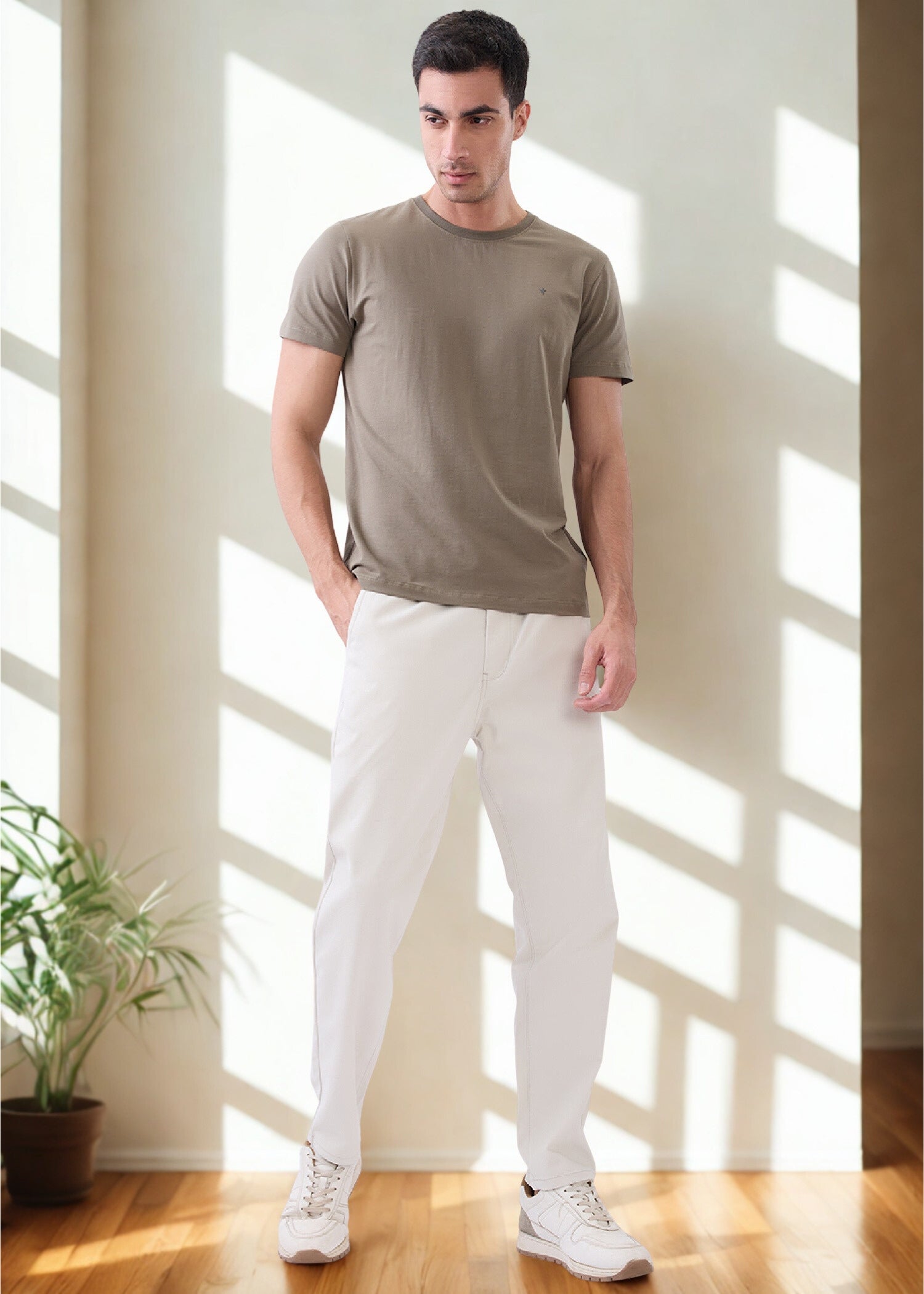 Arch Solid Half Sleeve T-Shirt: Dark Brown