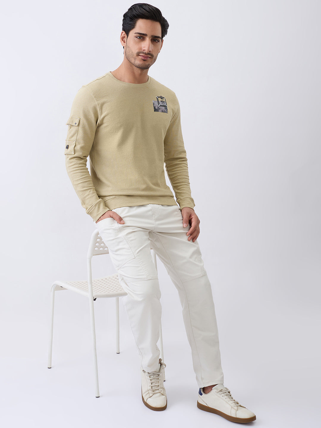 Moving Full Sleeve T-Shirt: Pista
