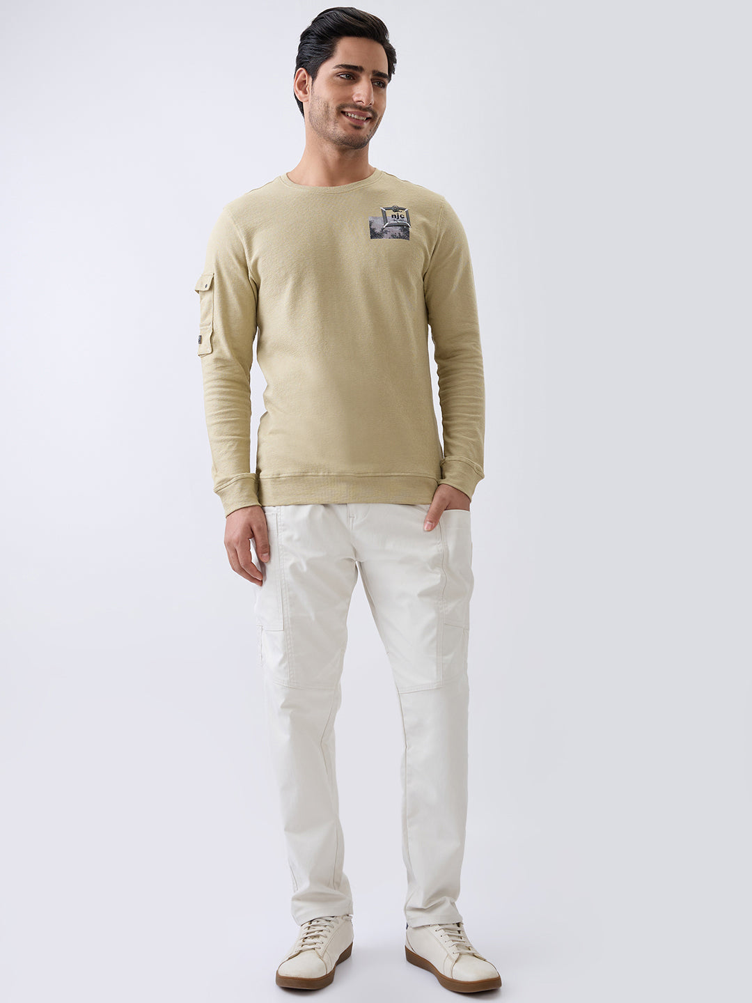 Moving Full Sleeve T-Shirt: Pista