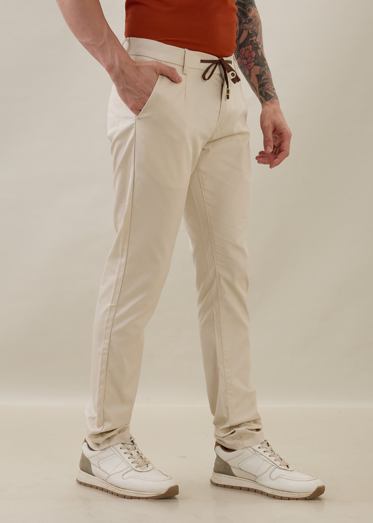 Karpen Straight fit Trousers: Beige
