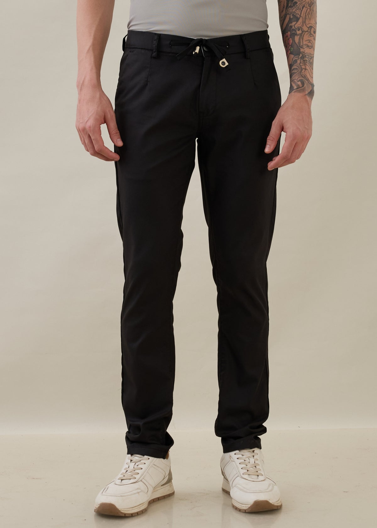 Karpen Straight fit Trousers: Black