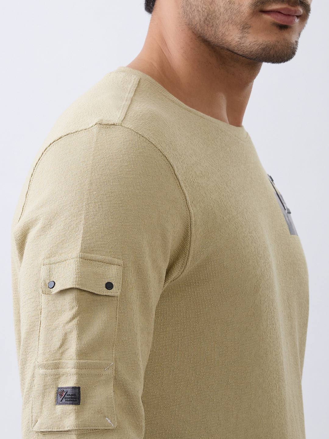Moving Full Sleeve T-Shirt: Pista