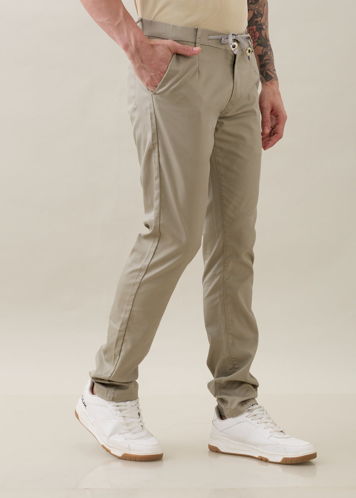 Karpen Straight fit Trousers: Pista