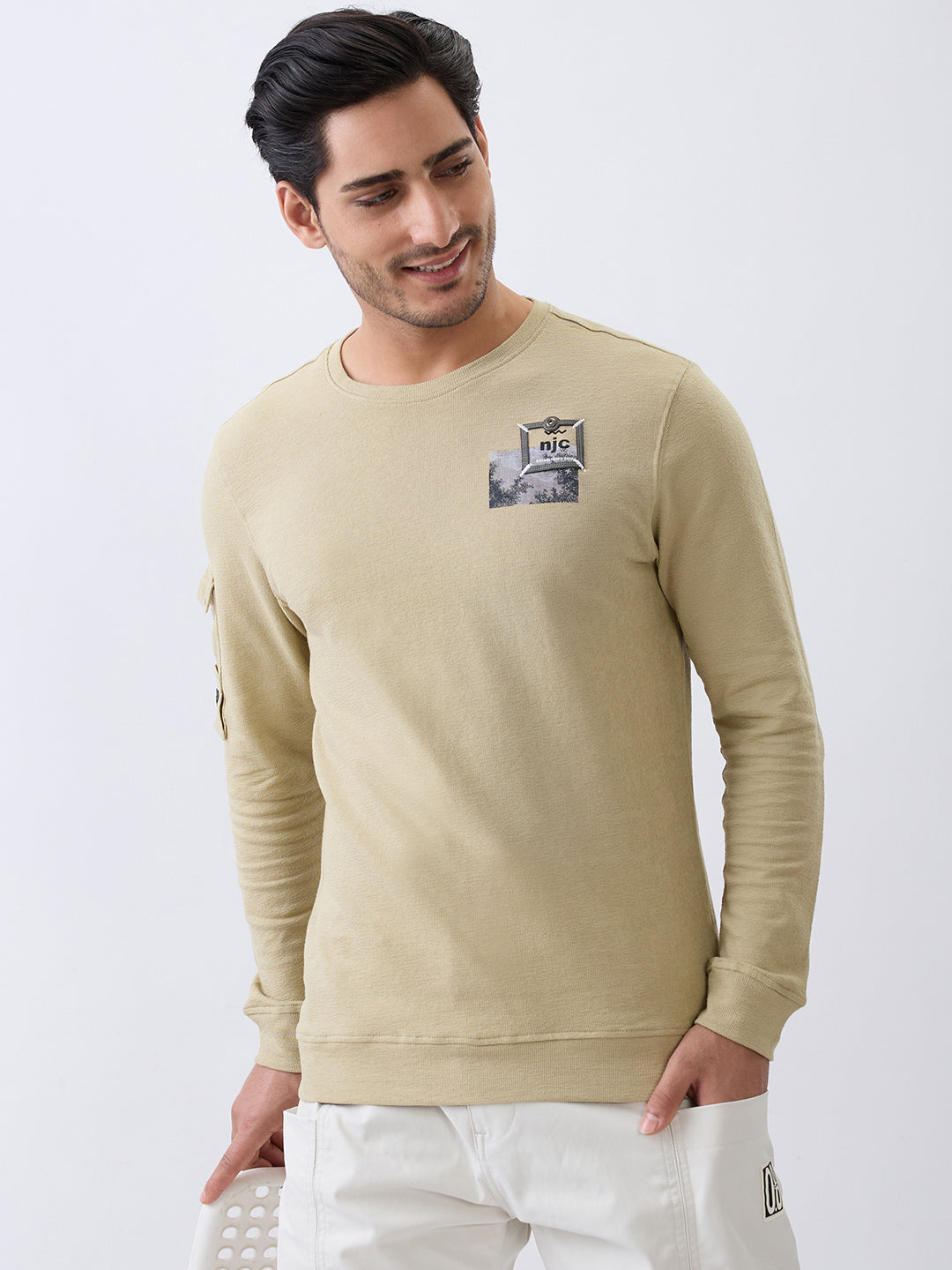 Moving Full Sleeve T-Shirt: Pista
