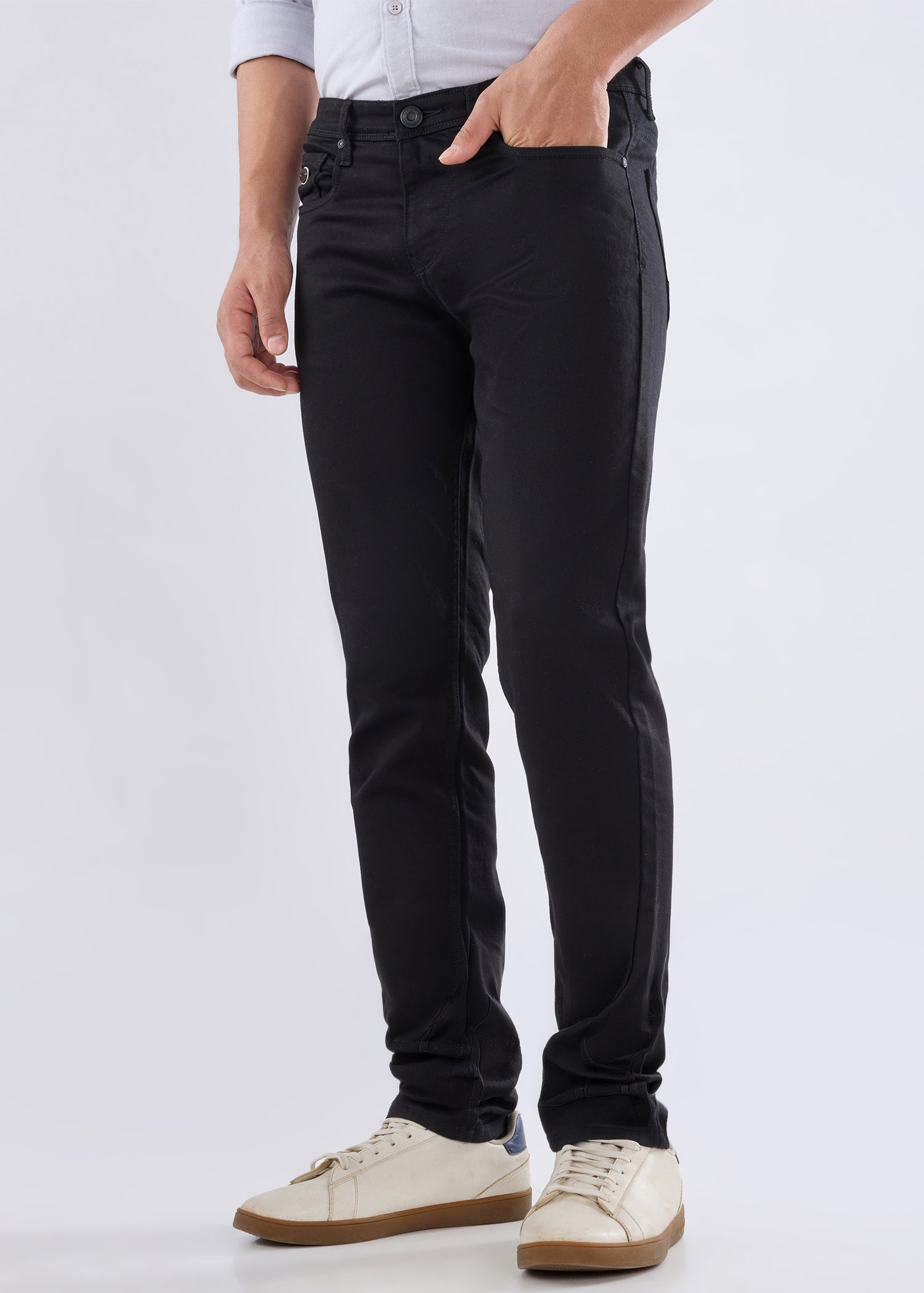 Stunner Solid Regular Fit Jeans: Black