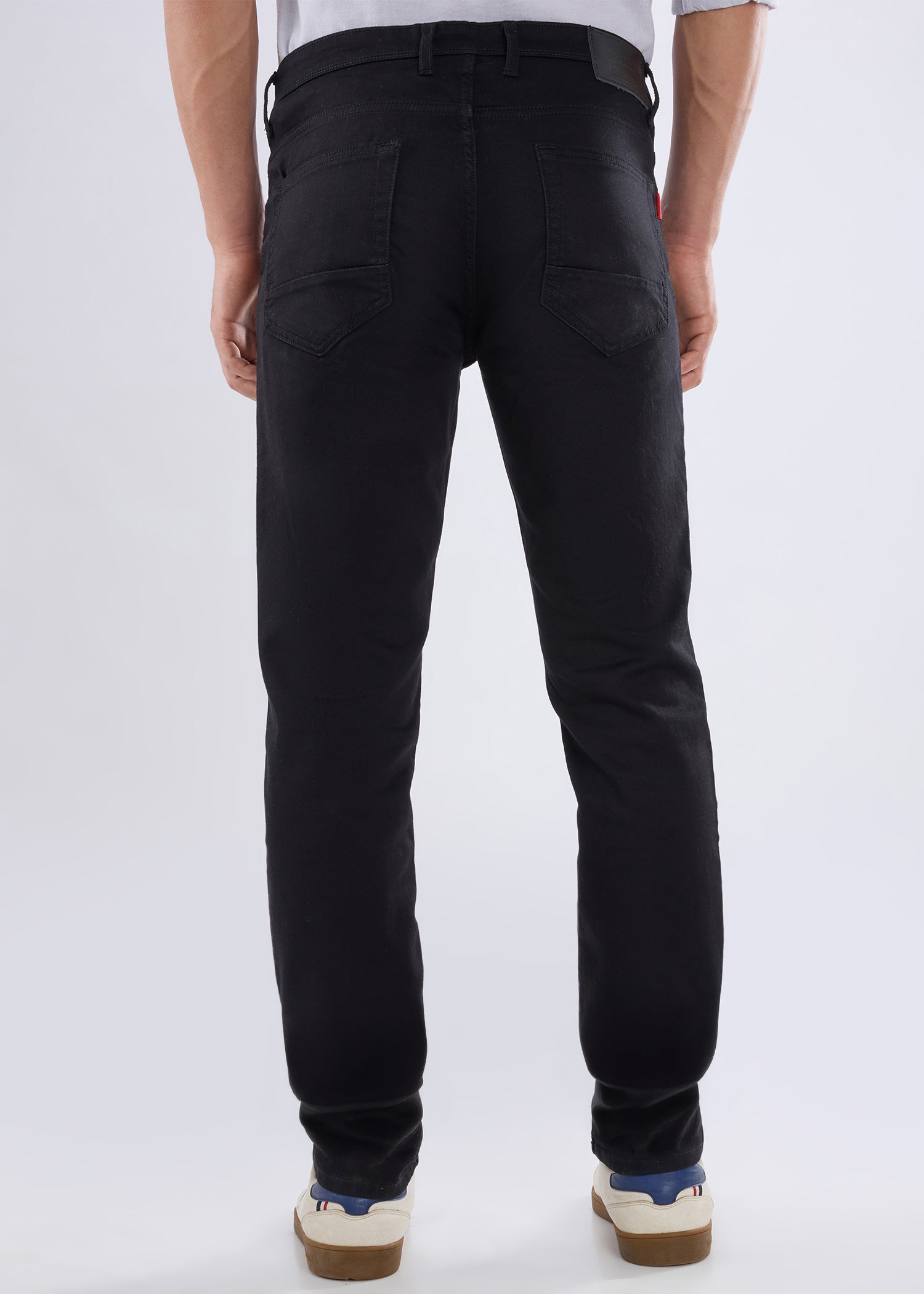 Stunner Solid Regular Fit Jeans: Black