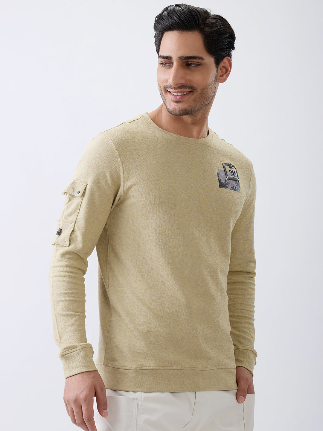 Moving Full Sleeve T-Shirt: Pista
