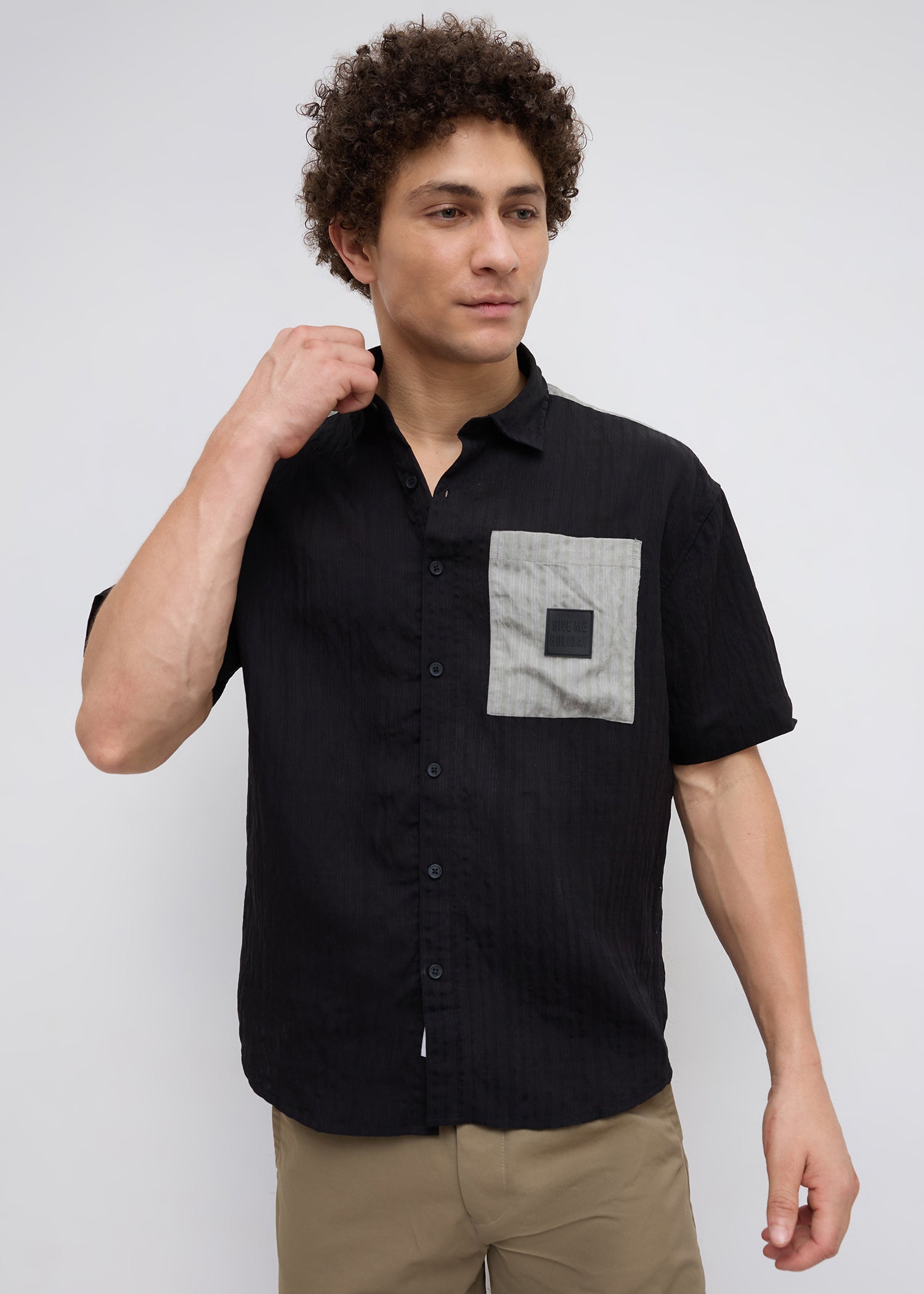 Weyburn Colourblocked Oversized Shirt: Black