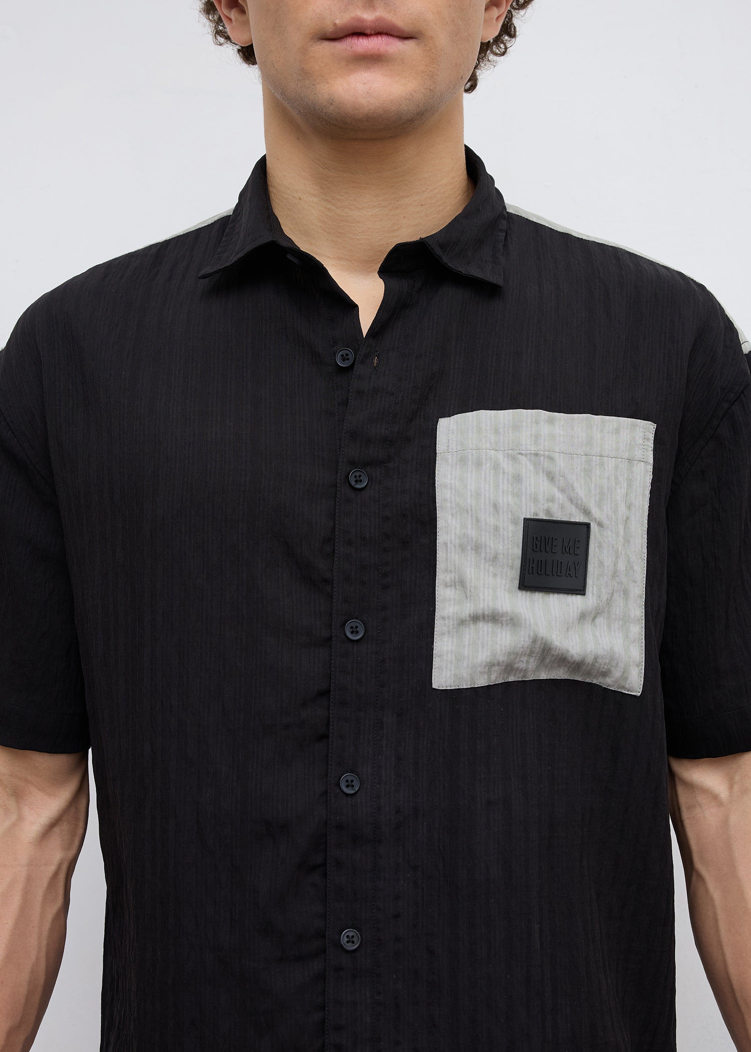 Weyburn Colourblocked Oversized Shirt: Black