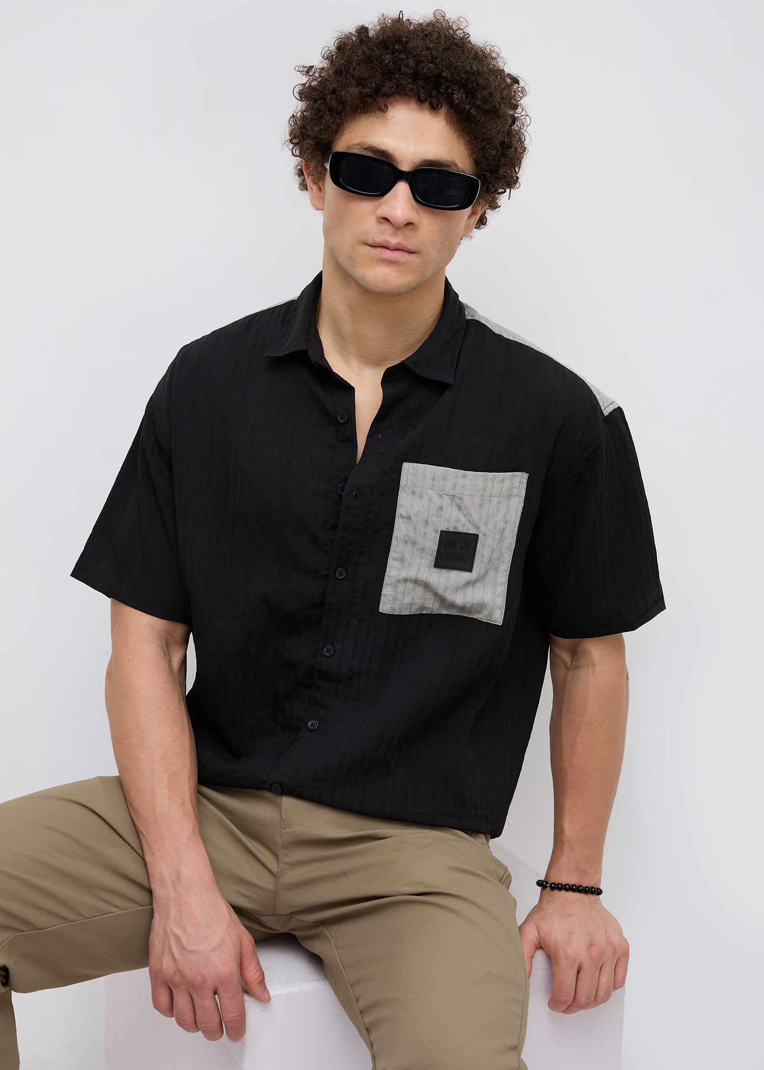 Weyburn Colourblocked Oversized Shirt: Black