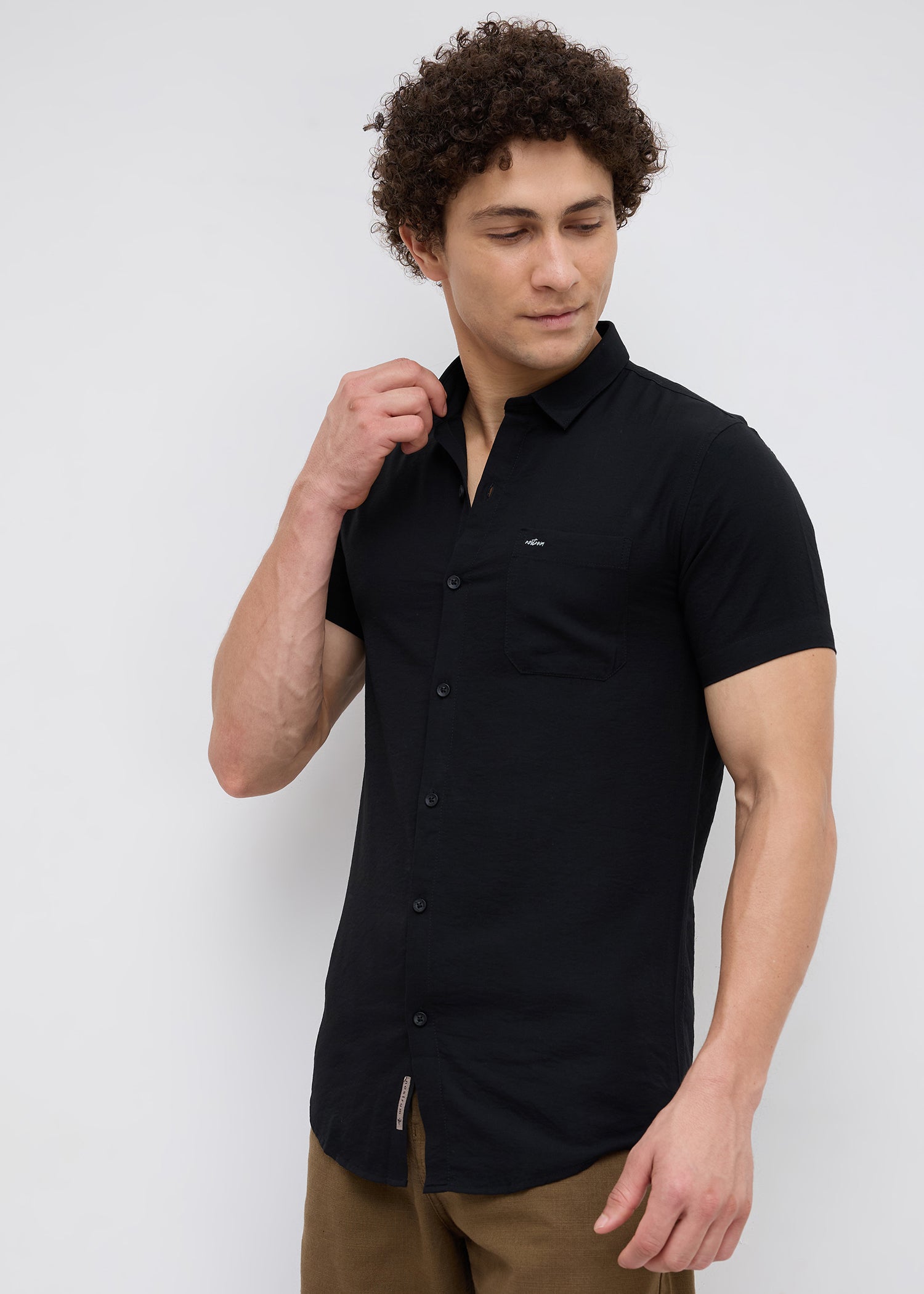 Vindicate Solid Casual Shirt: Black