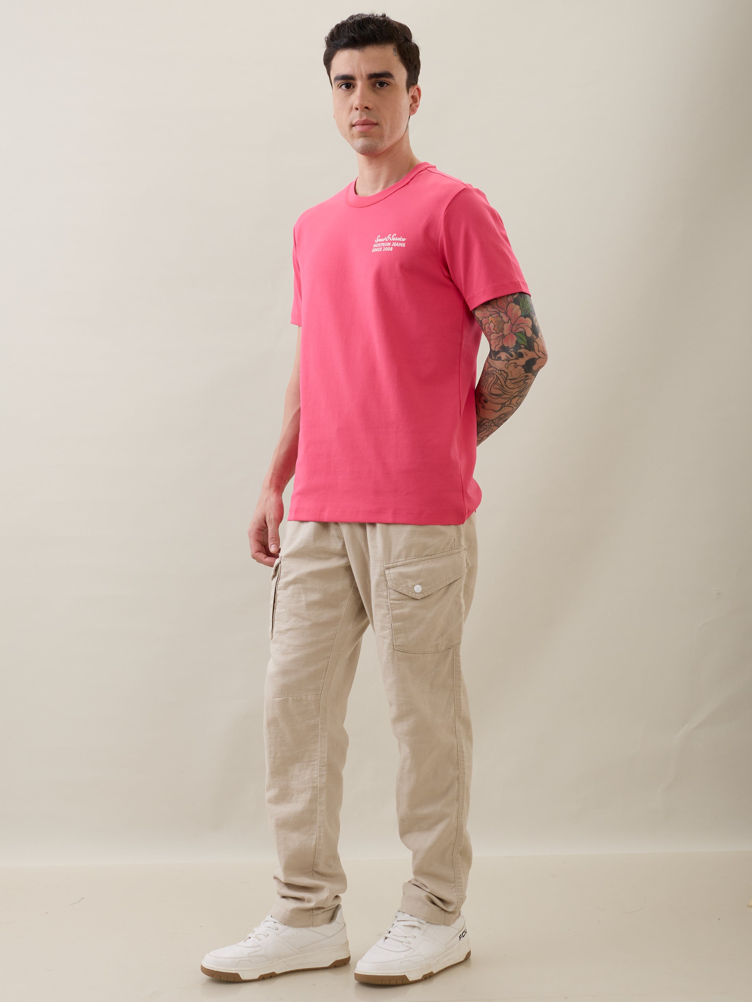 Discrete Graphic T-shirt: Pink