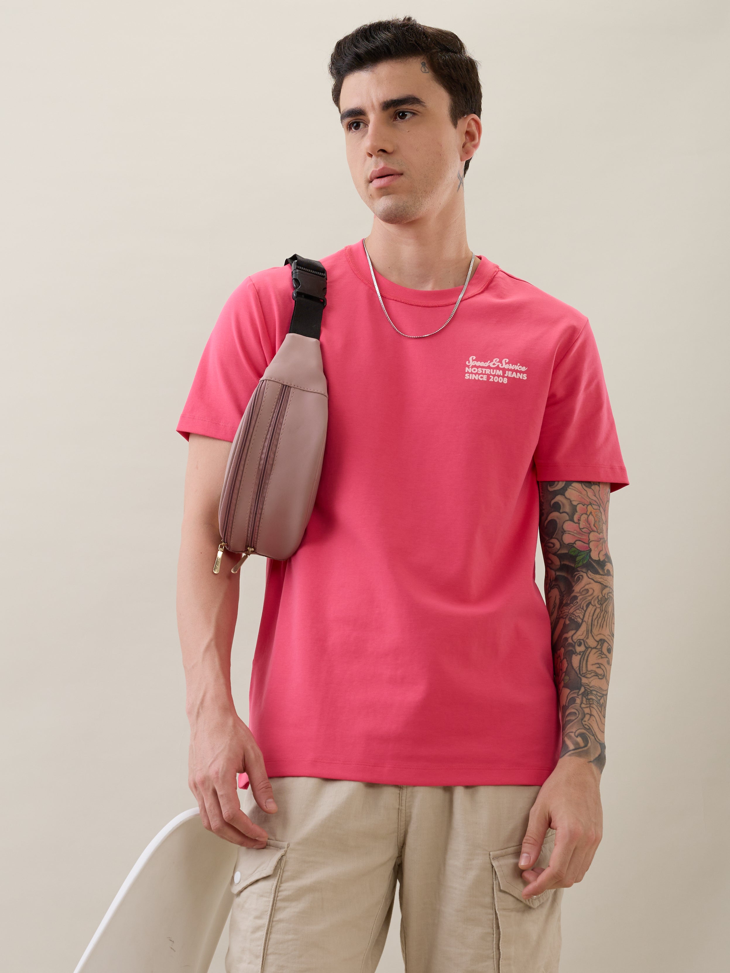 Discrete Graphic T-shirt: Pink