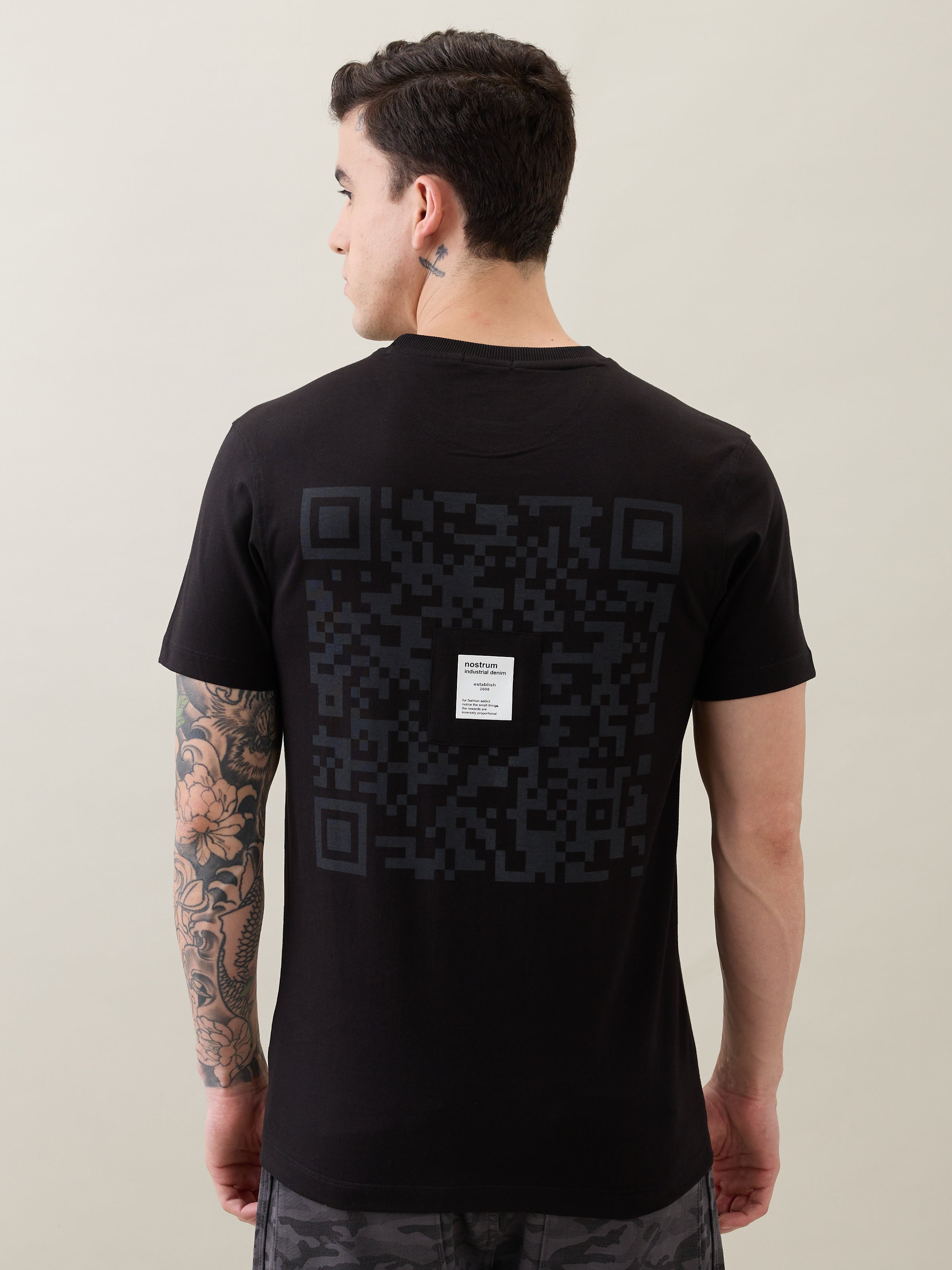 Exness Graphic Print T-shirt: Black