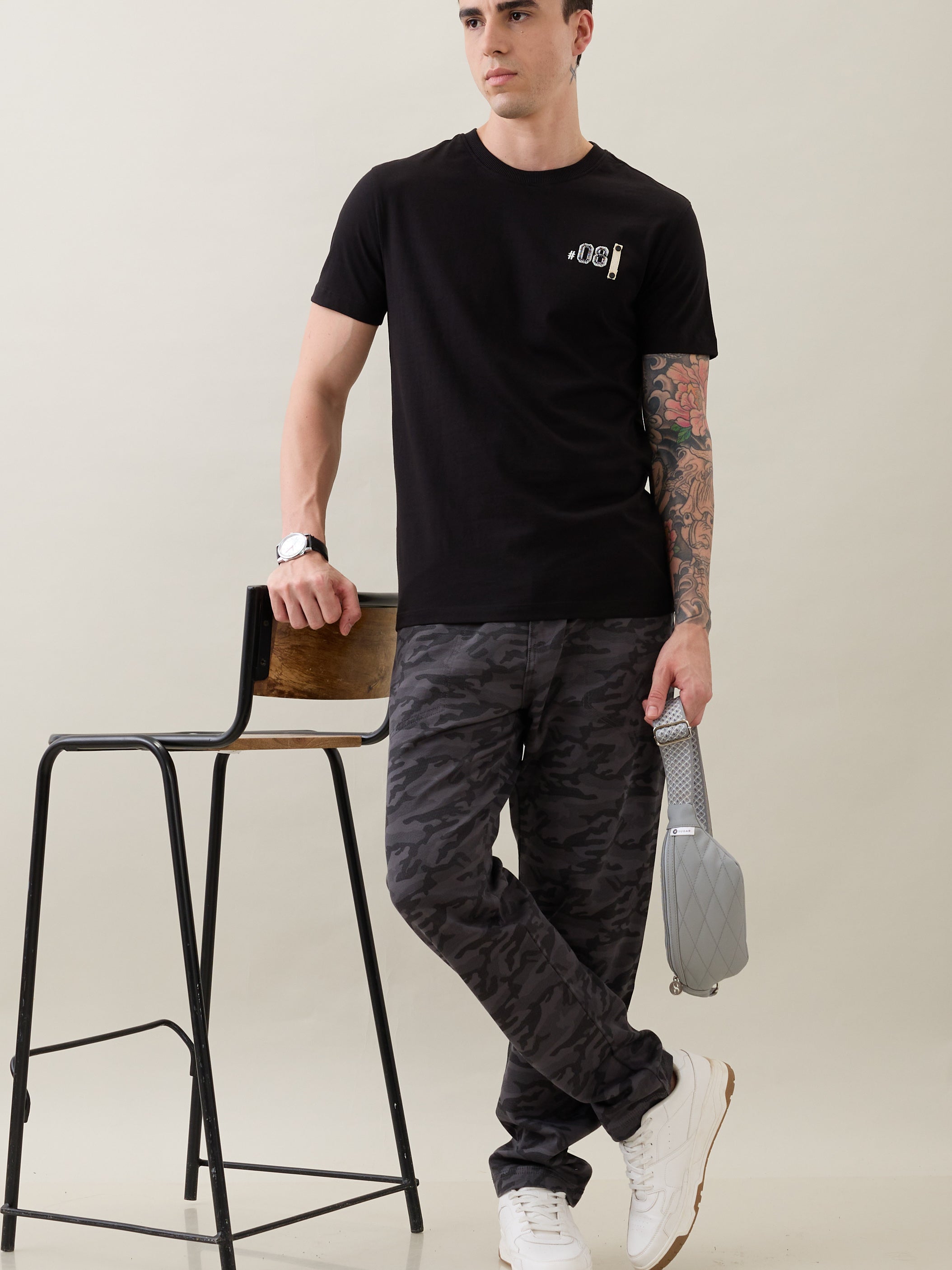 Exness Graphic Print T-shirt: Black