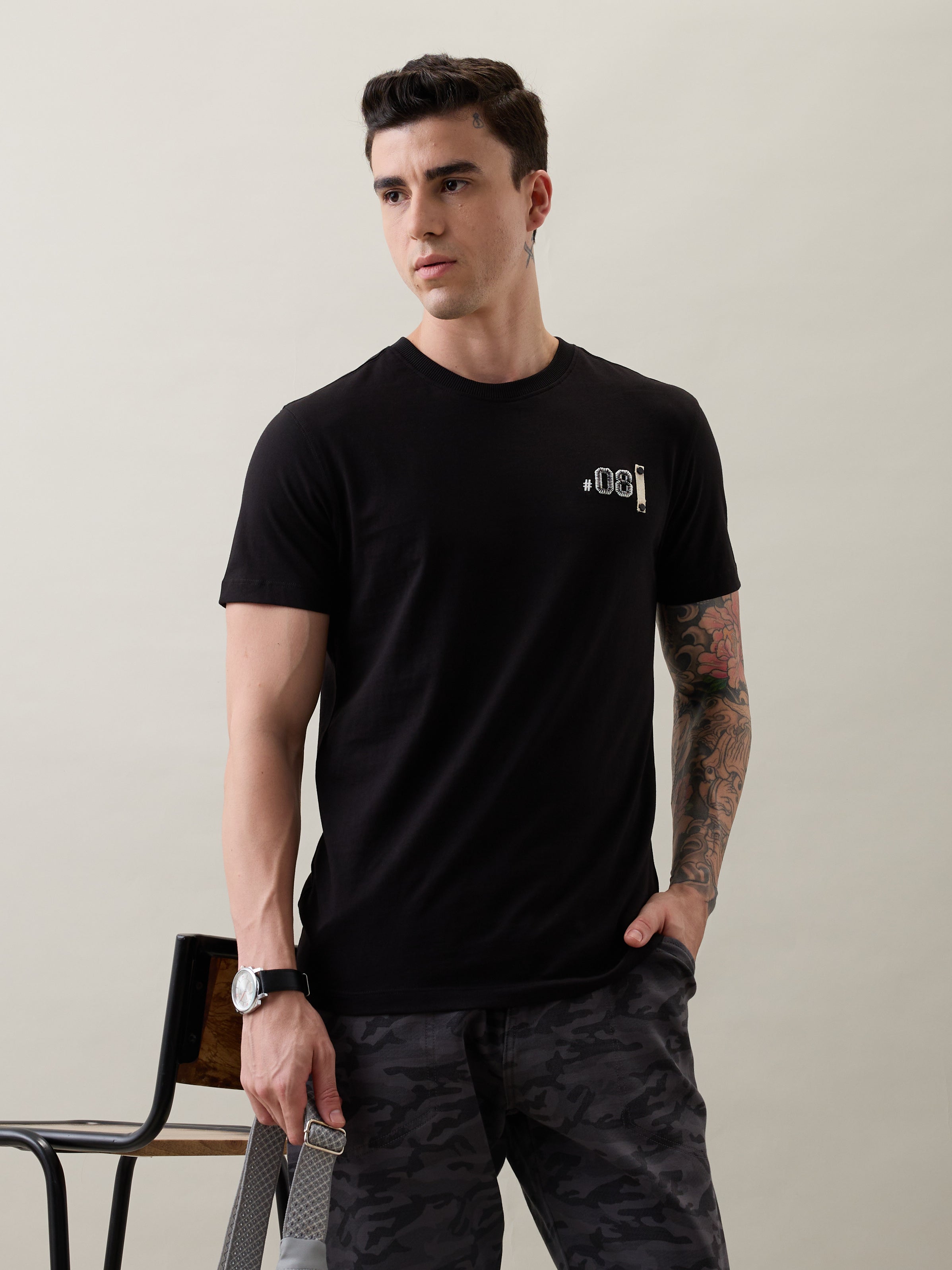 Exness Graphic Print T-shirt: Black