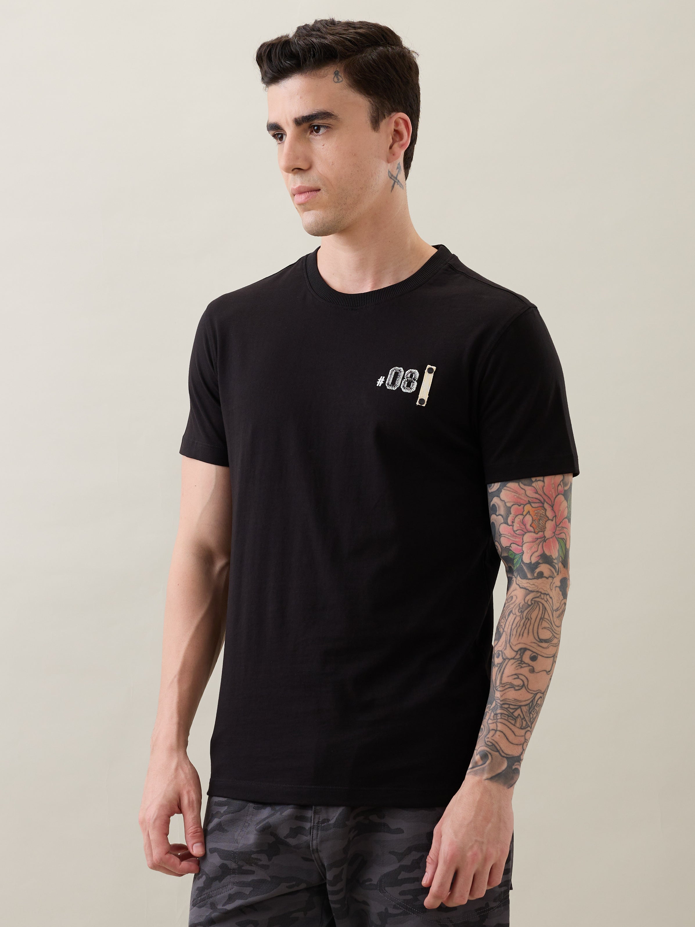 Exness Graphic Print T-shirt: Black