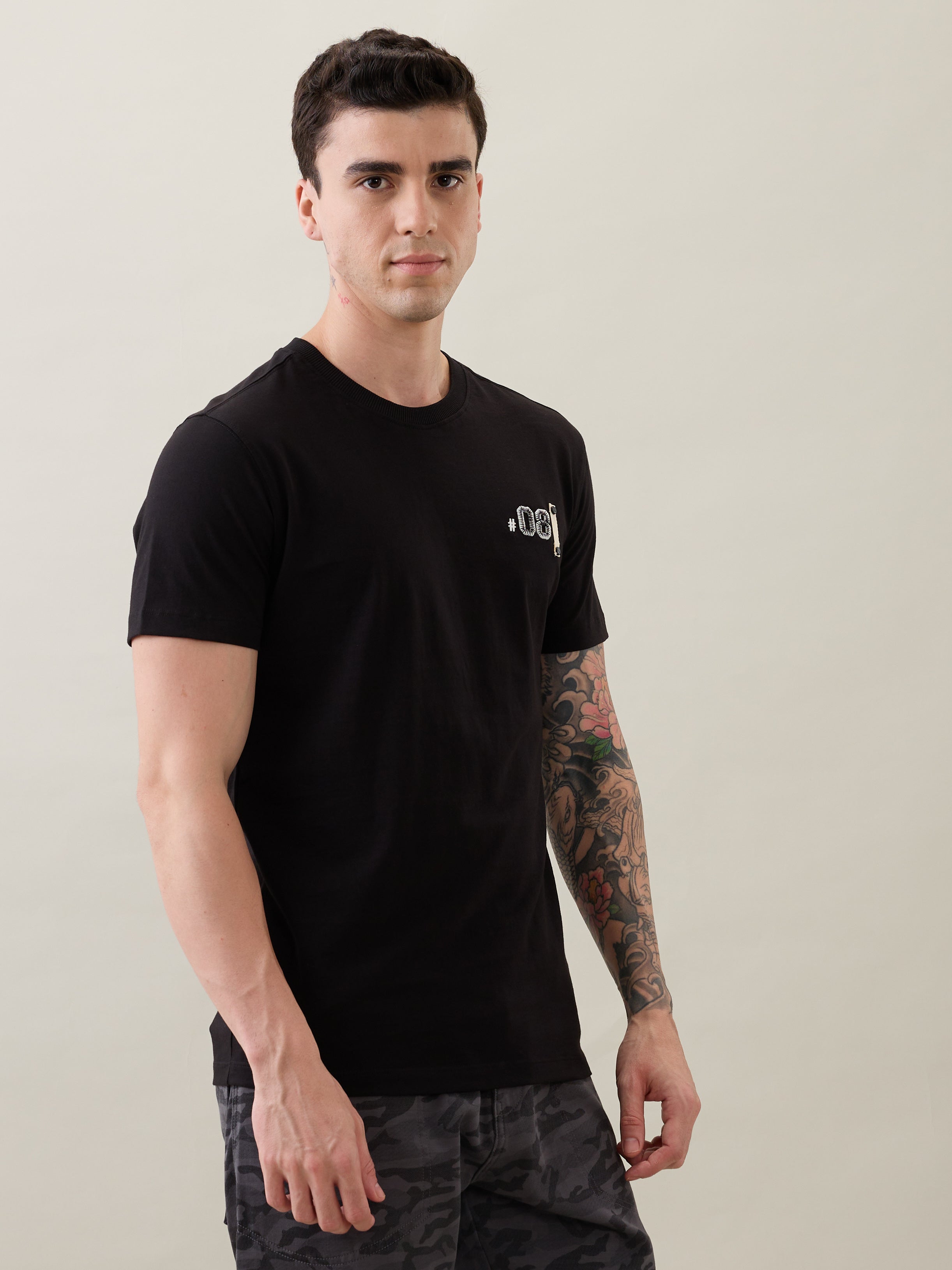 Exness Graphic Print T-shirt: Black