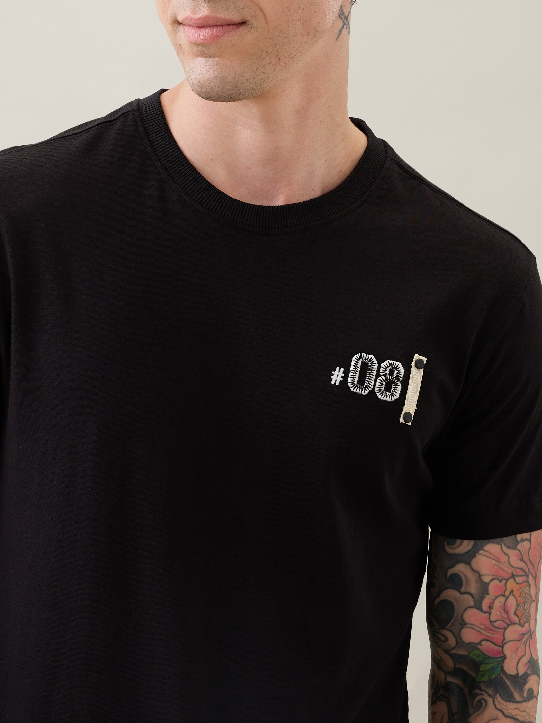 Exness Graphic Print T-shirt: Black