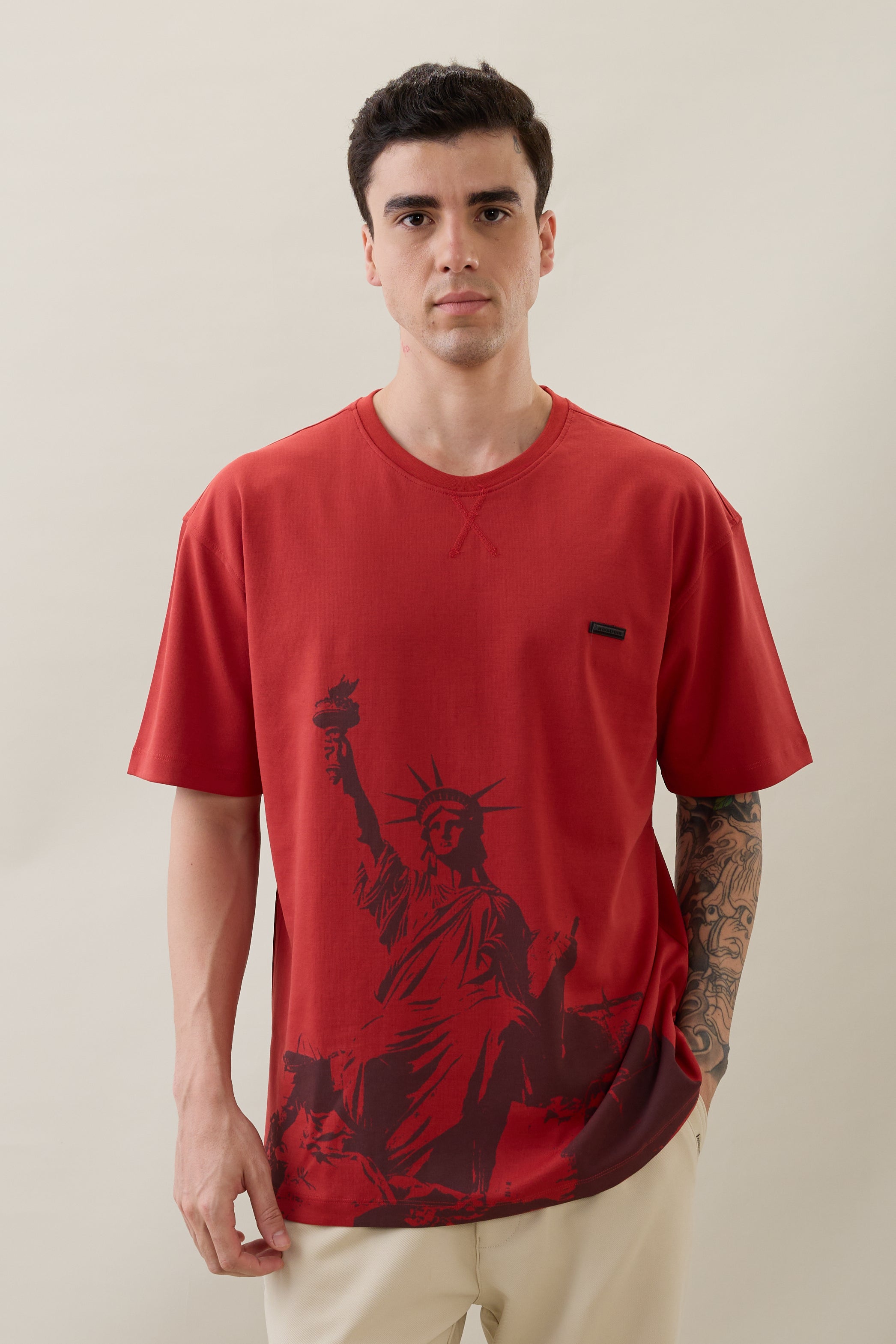 Unwrap Oversized Graphic T-Shirt: Red