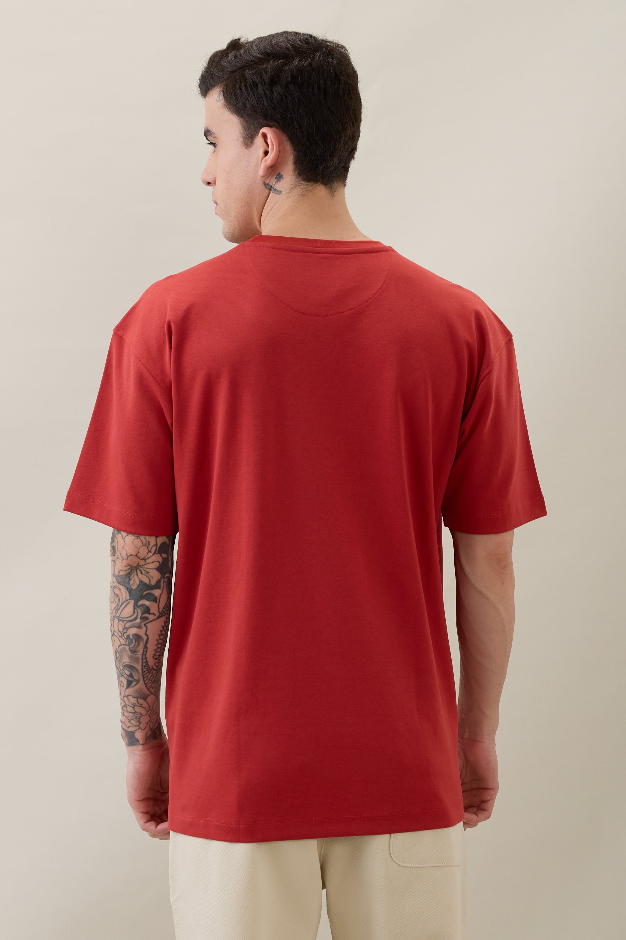 Unwrap Oversized Graphic T-Shirt: Red