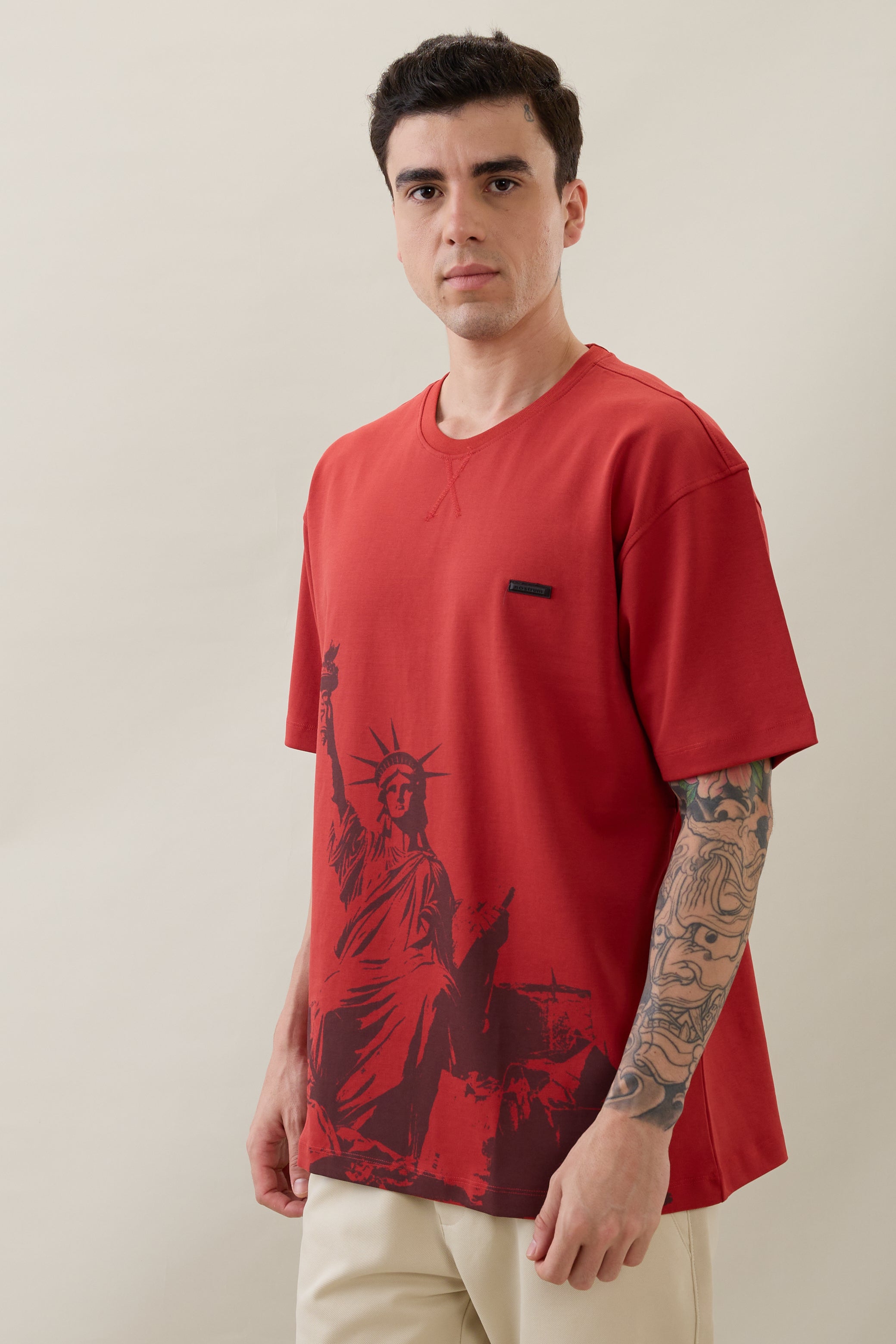 Unwrap Oversized Graphic T-Shirt: Red