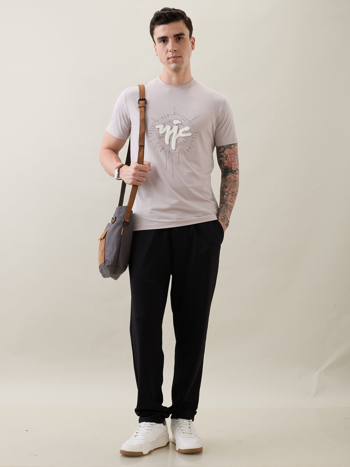 Enchant Graphic Print T-shirt: L.Grey
