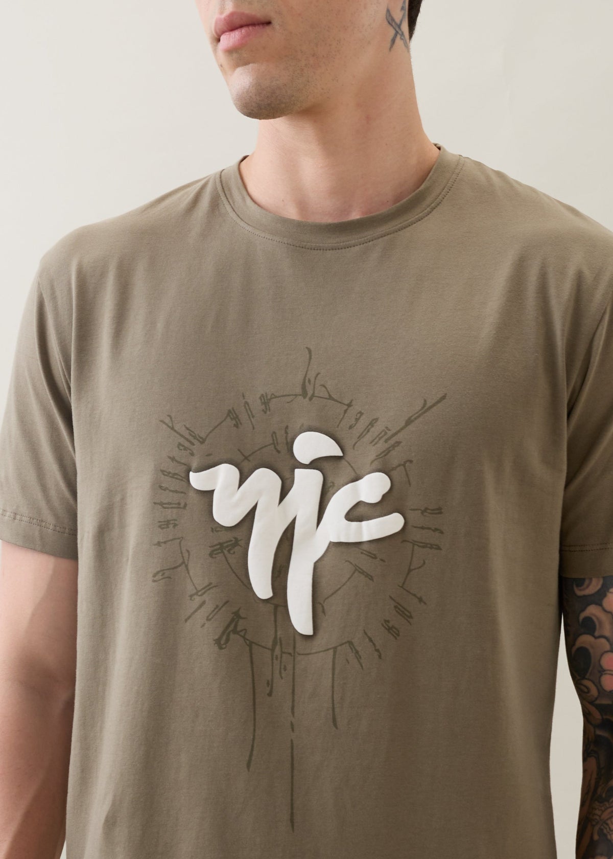 Enchant Graphic Print T-shirt: D.Brown