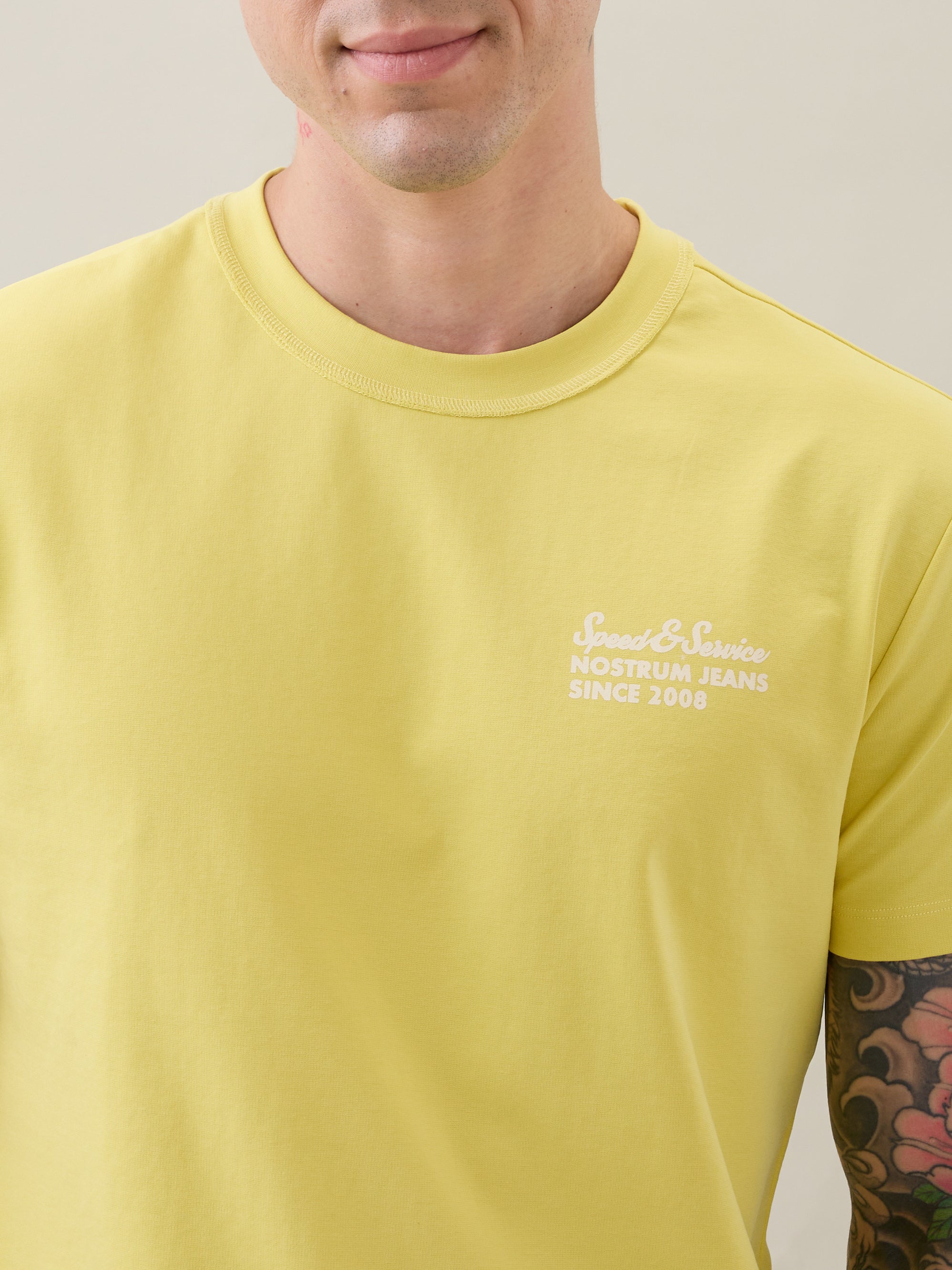 Discrete Graphic T-shirt: Lemon