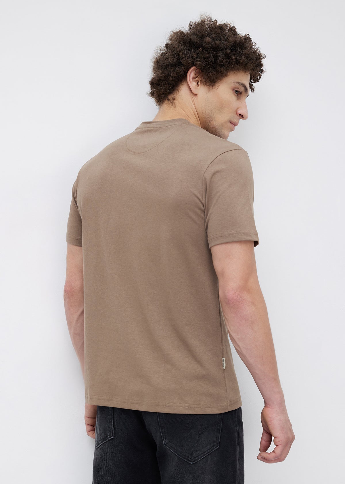 Sirem Graphic Print T-Shirt: Tan