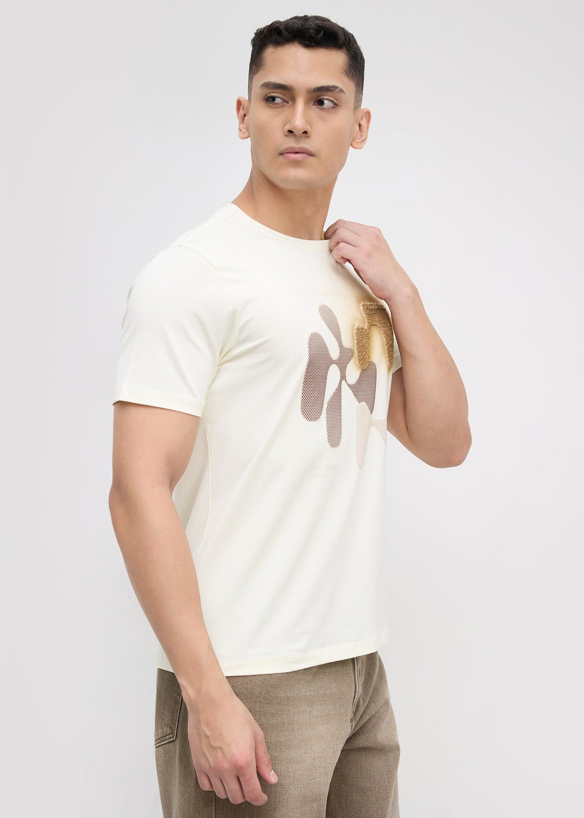 Linhope Graphic T-Shirt: Off White
