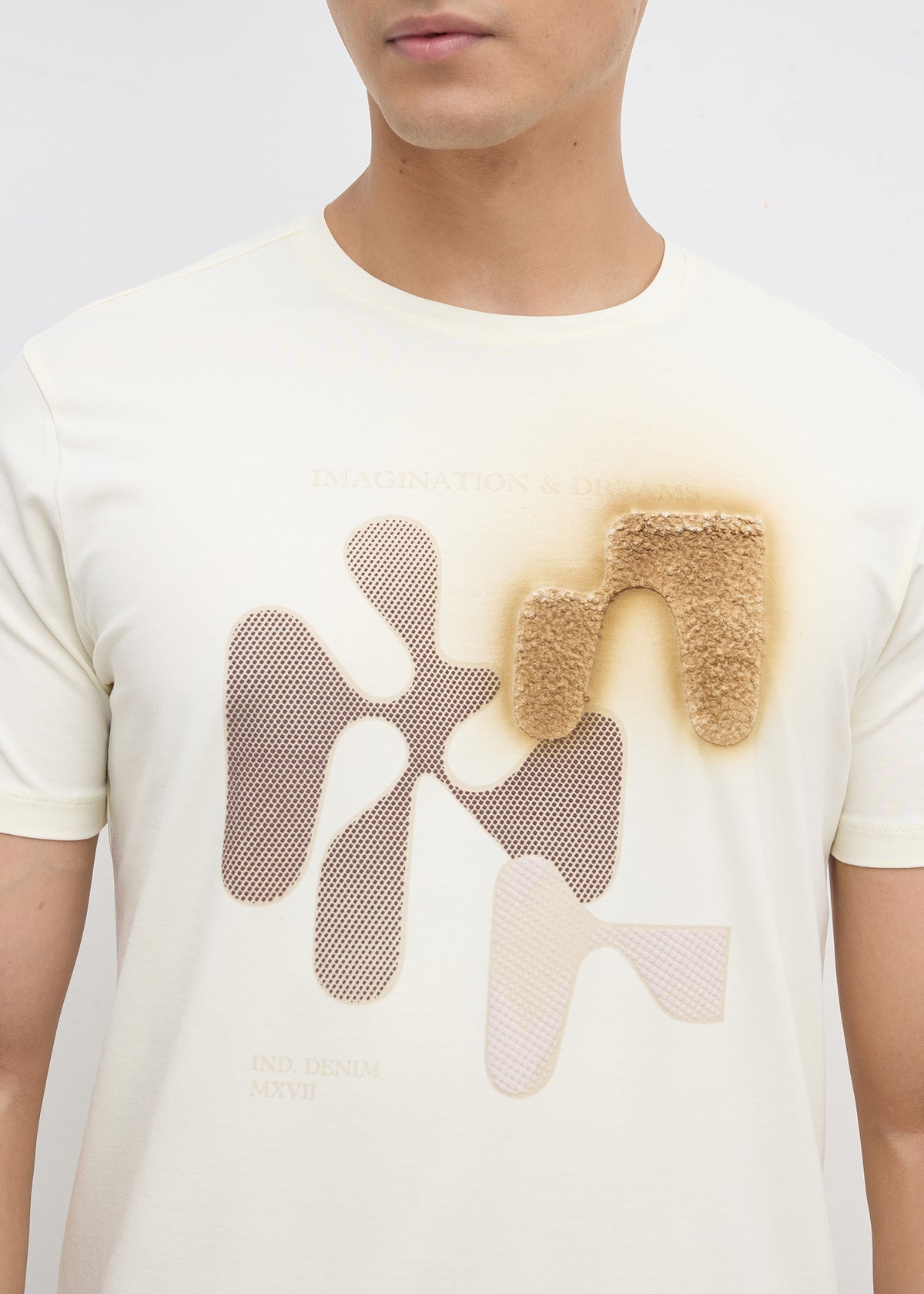 Linhope Graphic T-Shirt: Off White