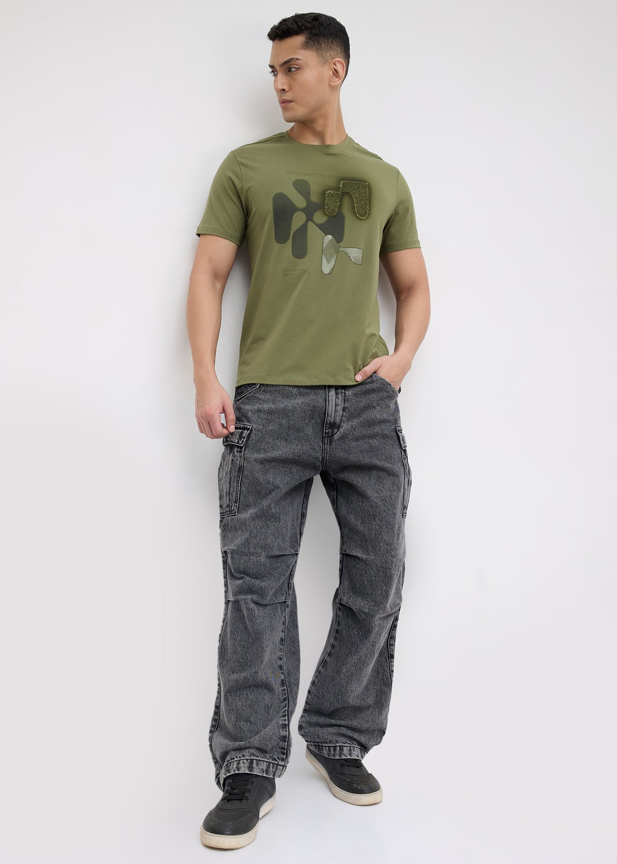 Linhope Graphic T-Shirt: Olive