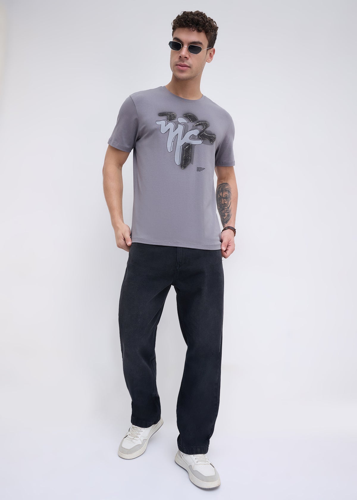 Laverhay Graphic T-Shirt: Charcoal