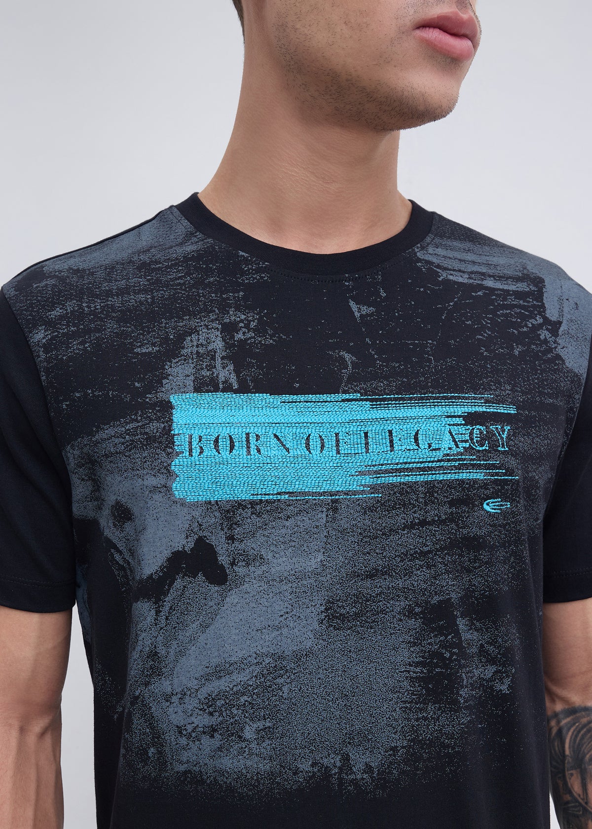 Ettrick Embroidered T-Shirt: Black