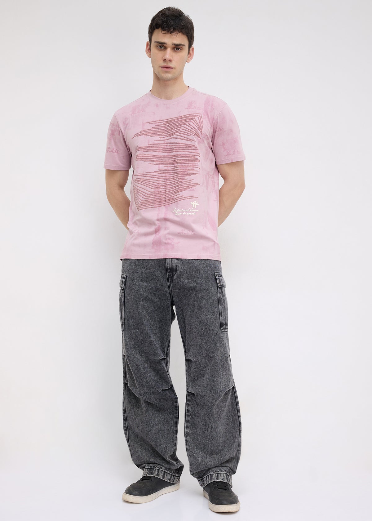 Beatock Tonal Graphic Round Neck T-shirt: Coral Pink
