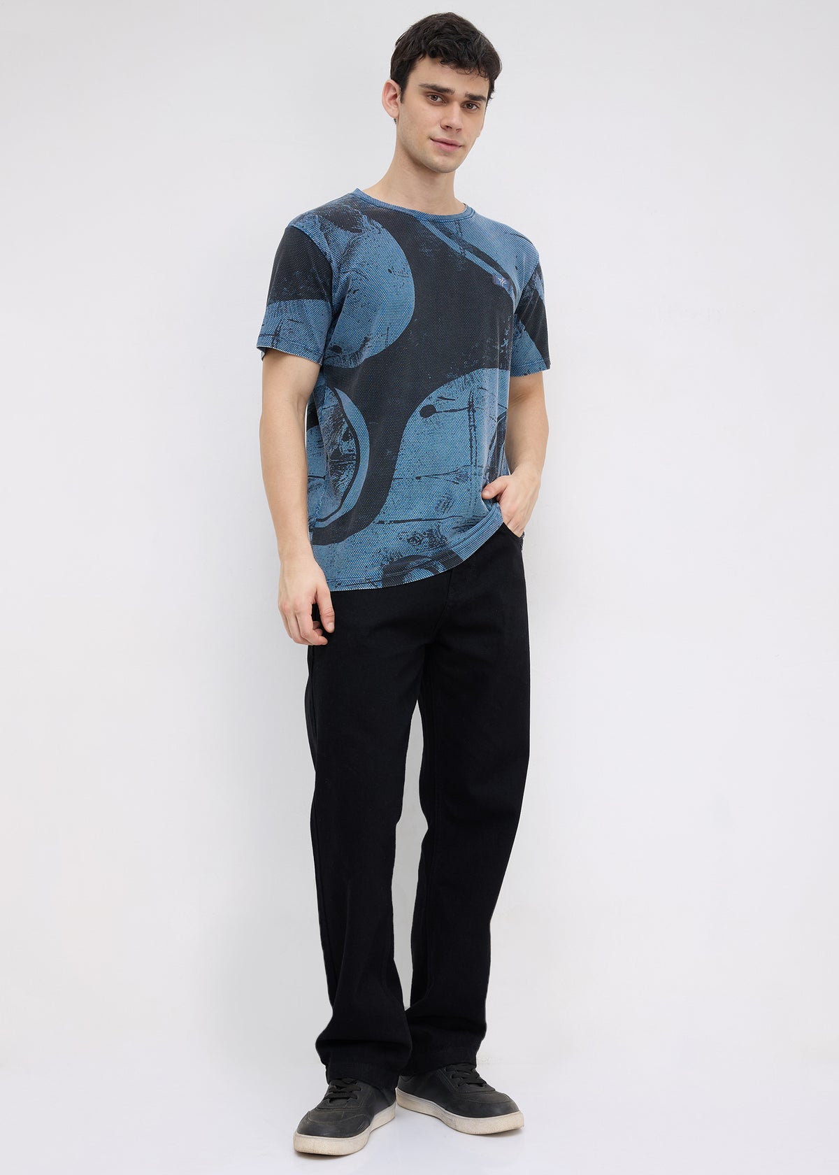 Yarrow Automotive Graphic Round Neck T-shirt: Airforce Blue