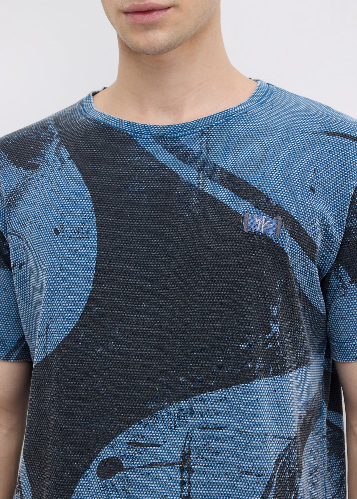 Yarrow Automotive Graphic Round Neck T-shirt: Airforce Blue