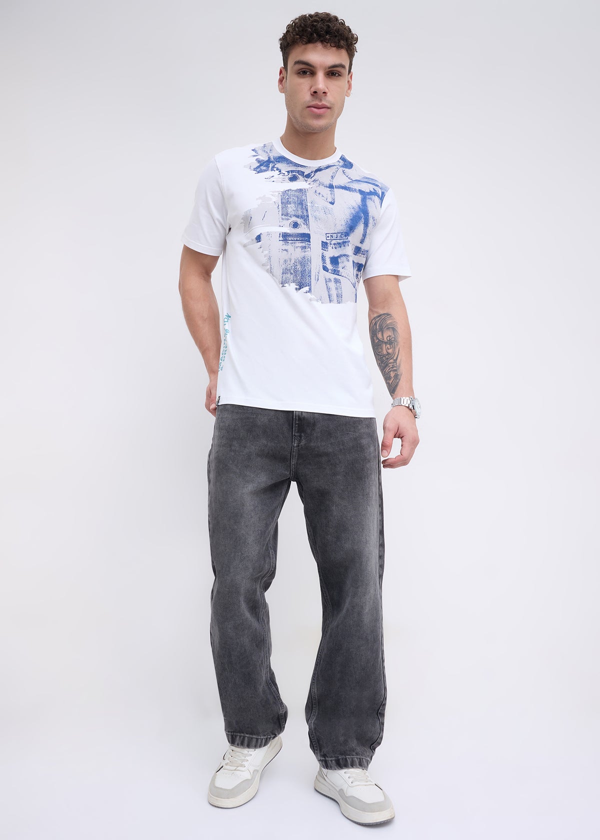 Doubs Graphic Round Neck T-Shirt: Off White